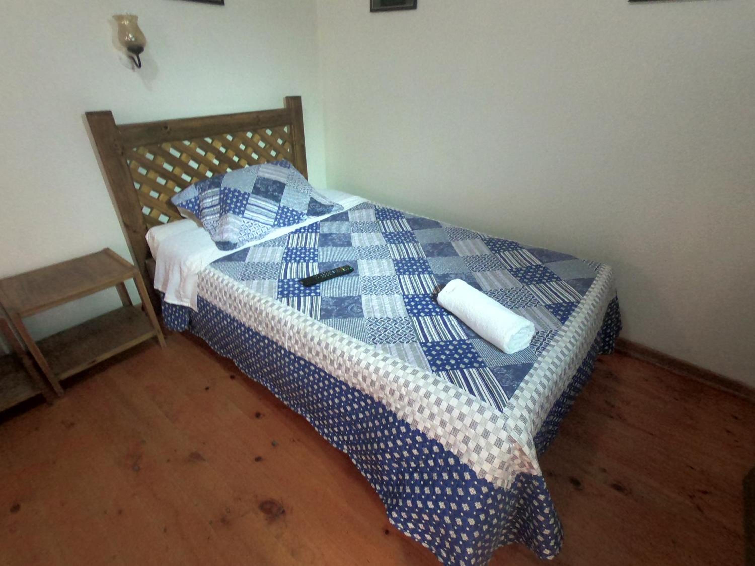 Single Room with Private Bathroom photo 1