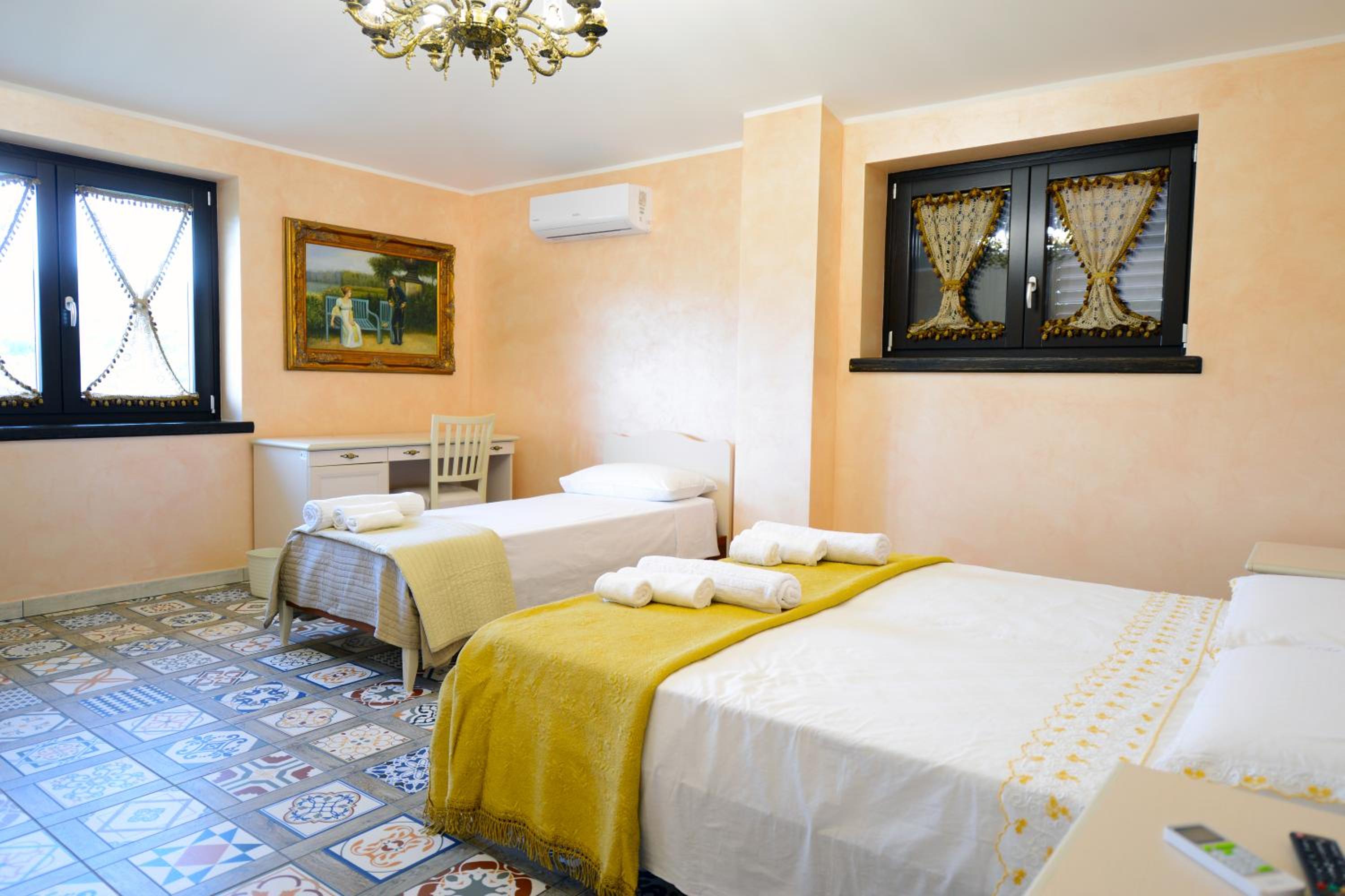 Deluxe Room - Photo 2