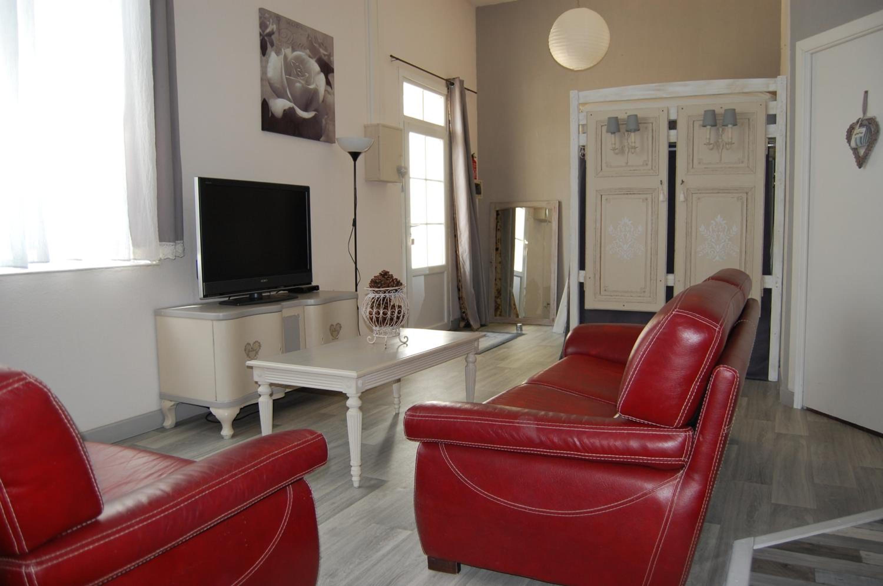 Two-Bedroom House photo 2
