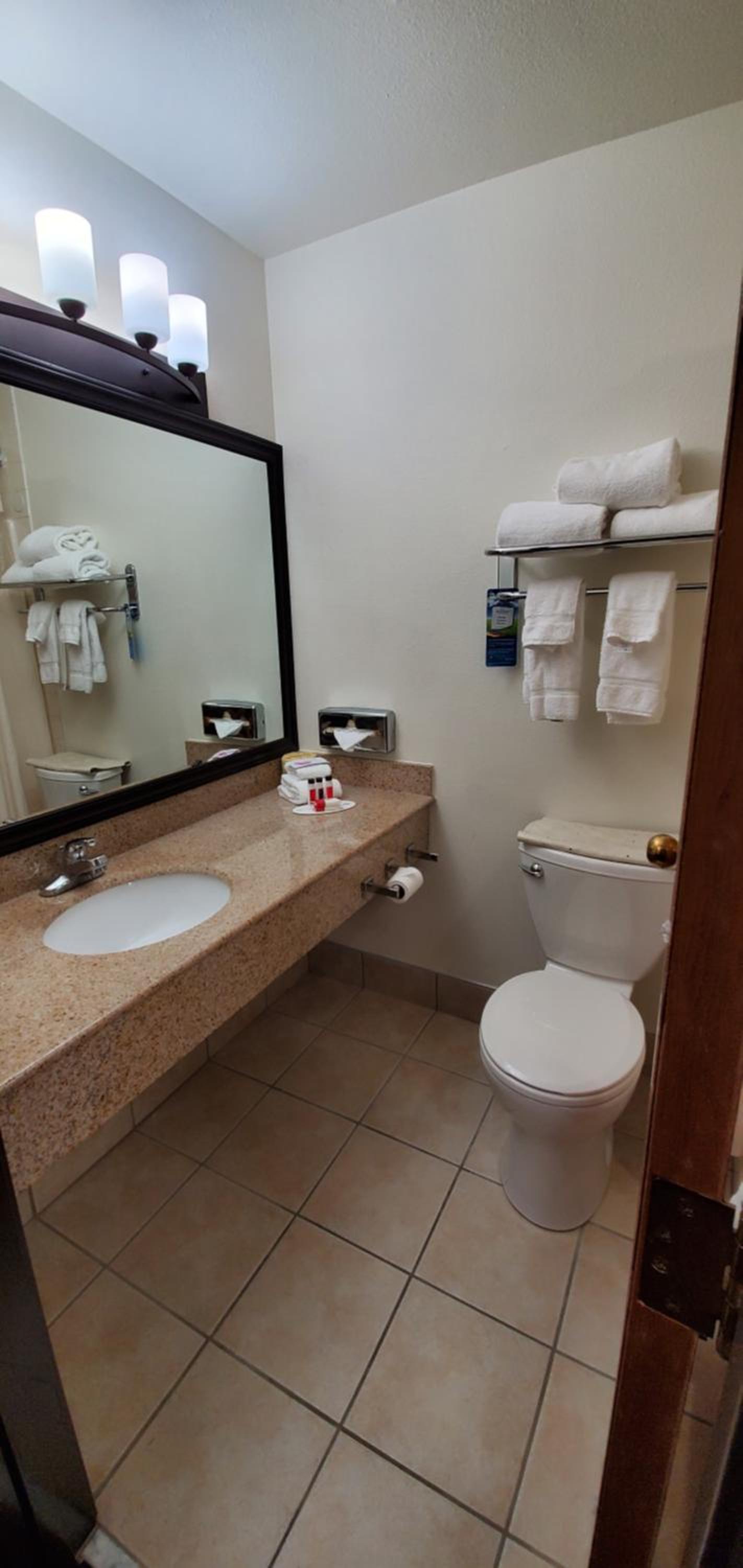 King Room - Non-Smoking - Photo 2