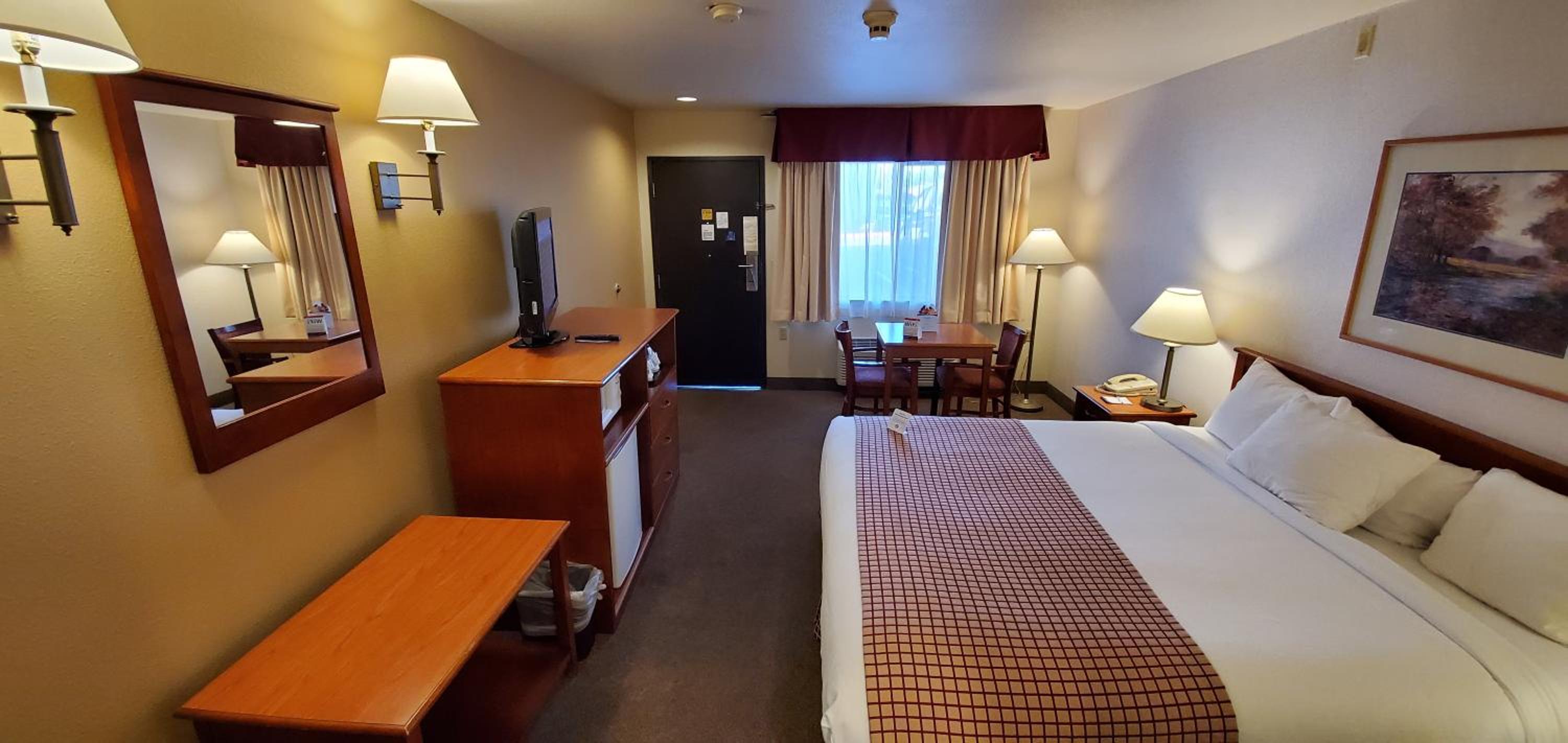 King Room - Disability Access - Non-Smoking - Photo 1