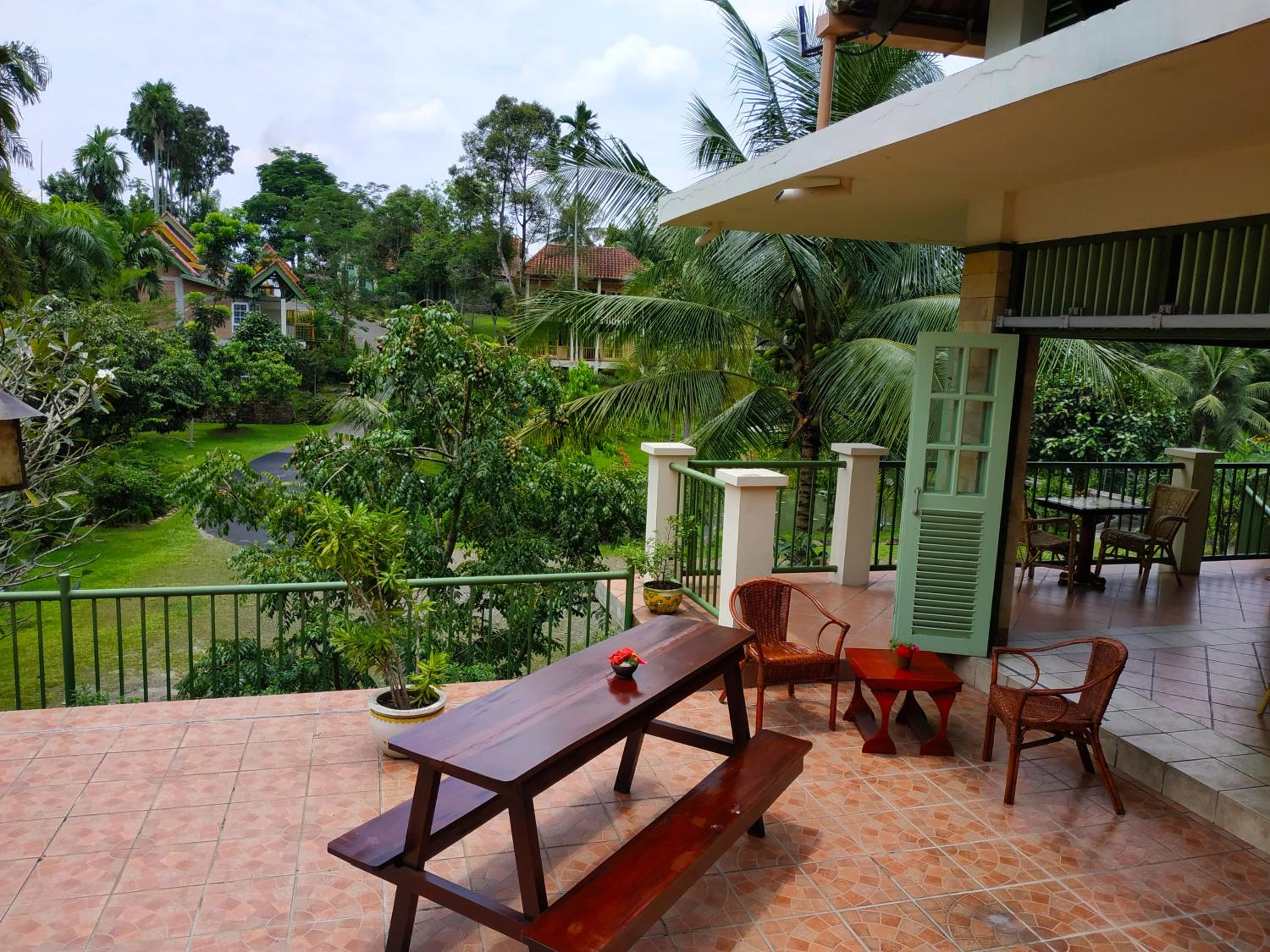 Studio with Balcony - Photo 4