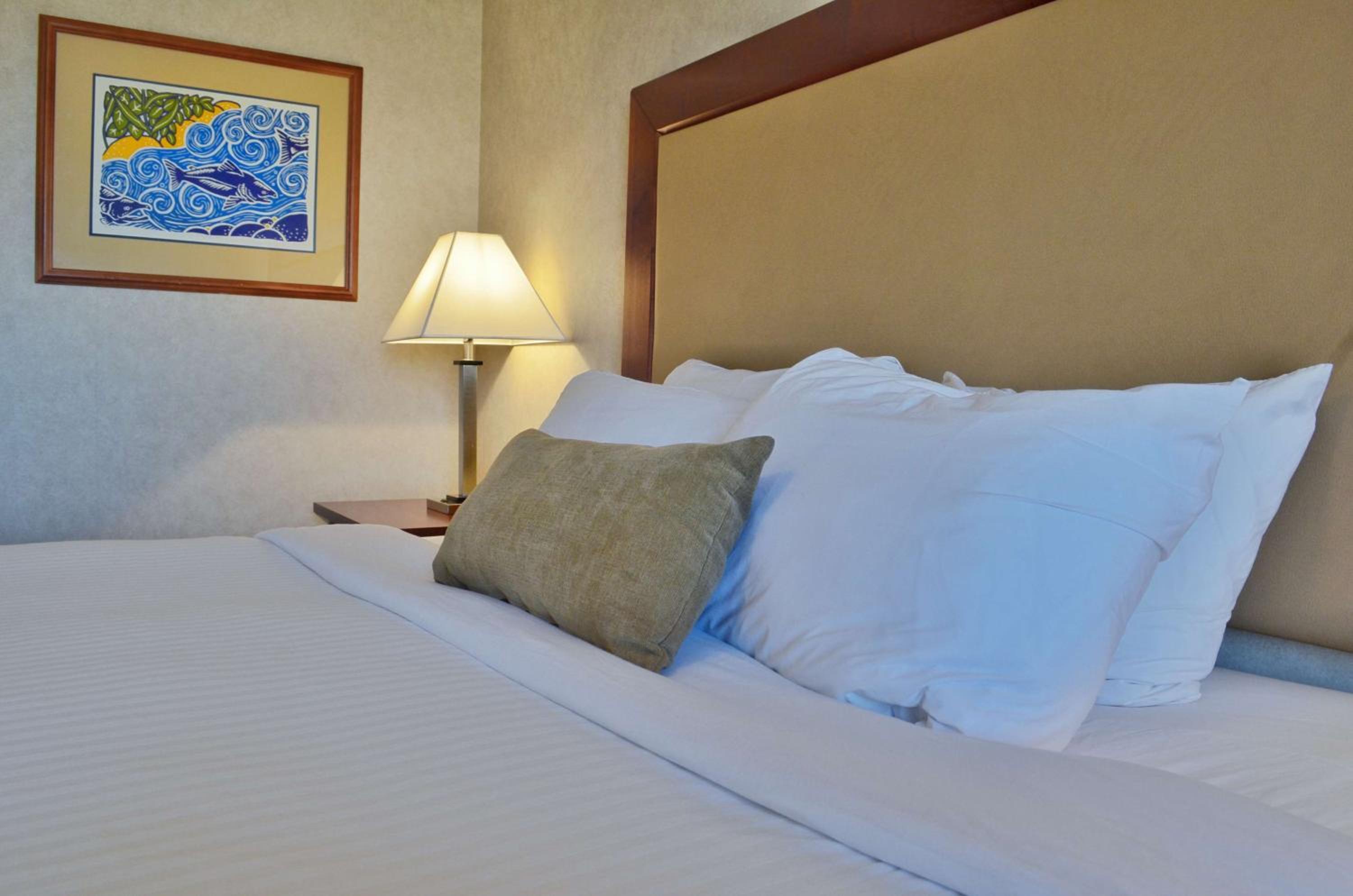 Queen Suite with Two Queen Beds - Non-Smoking photo 1