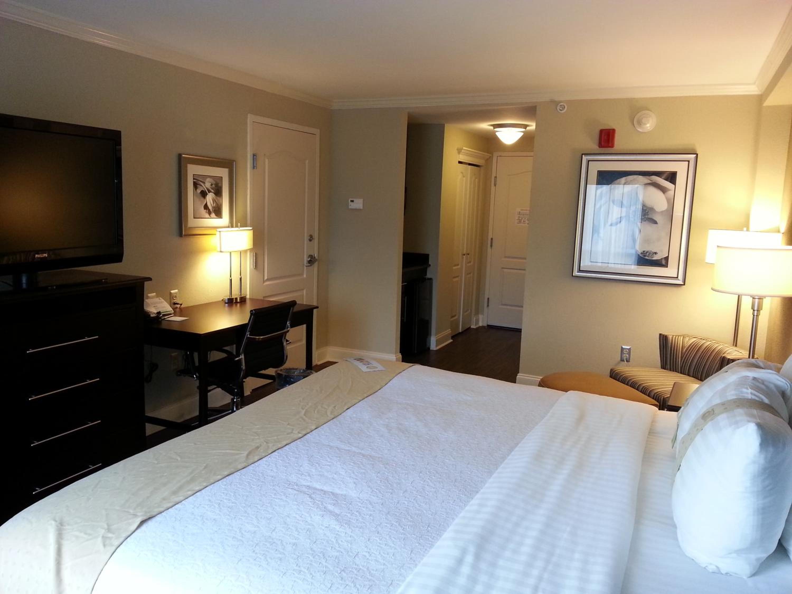 King Room - Mobility Access/Hearing Accessible - Photo 1