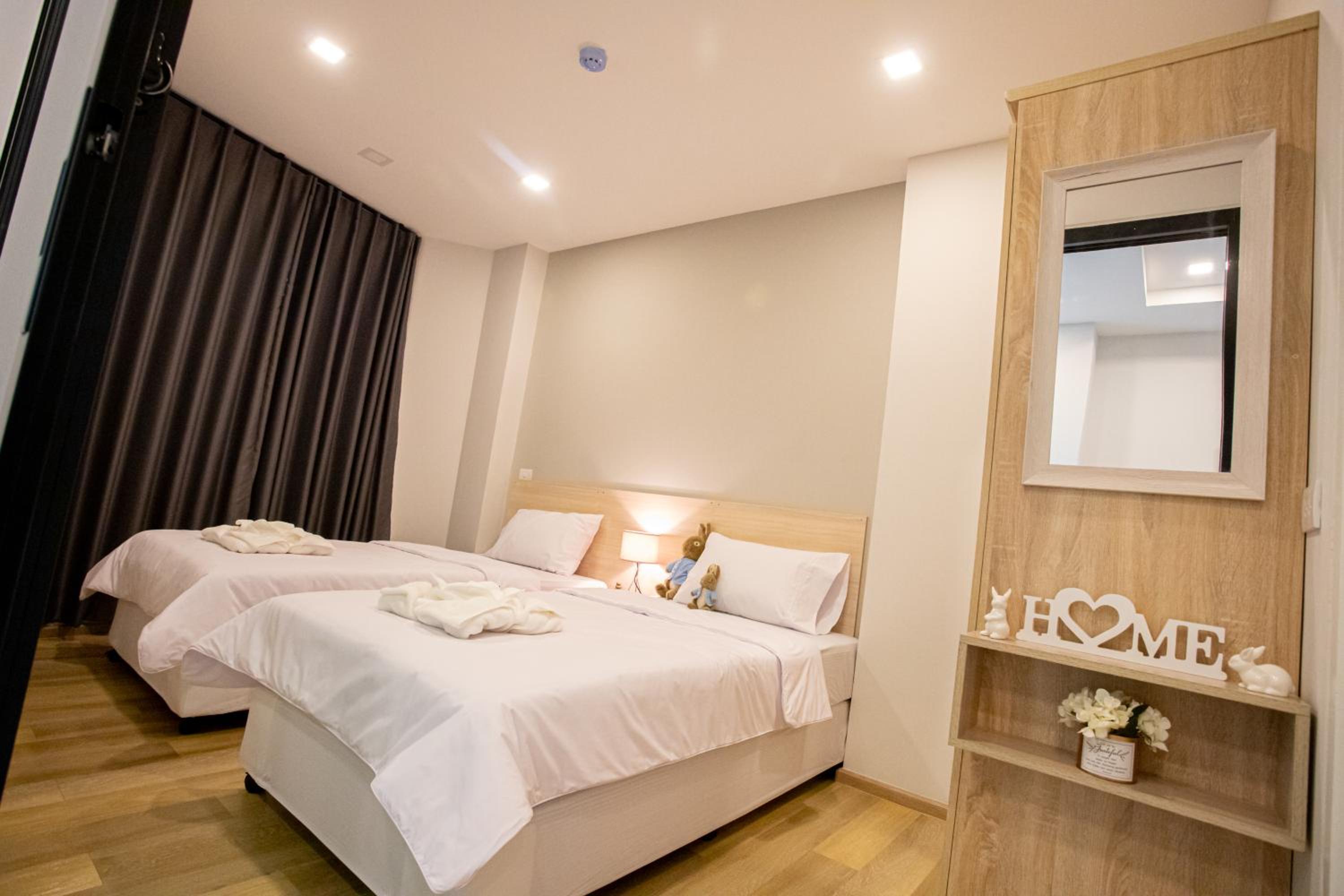 Standard Twin Room - Photo 4
