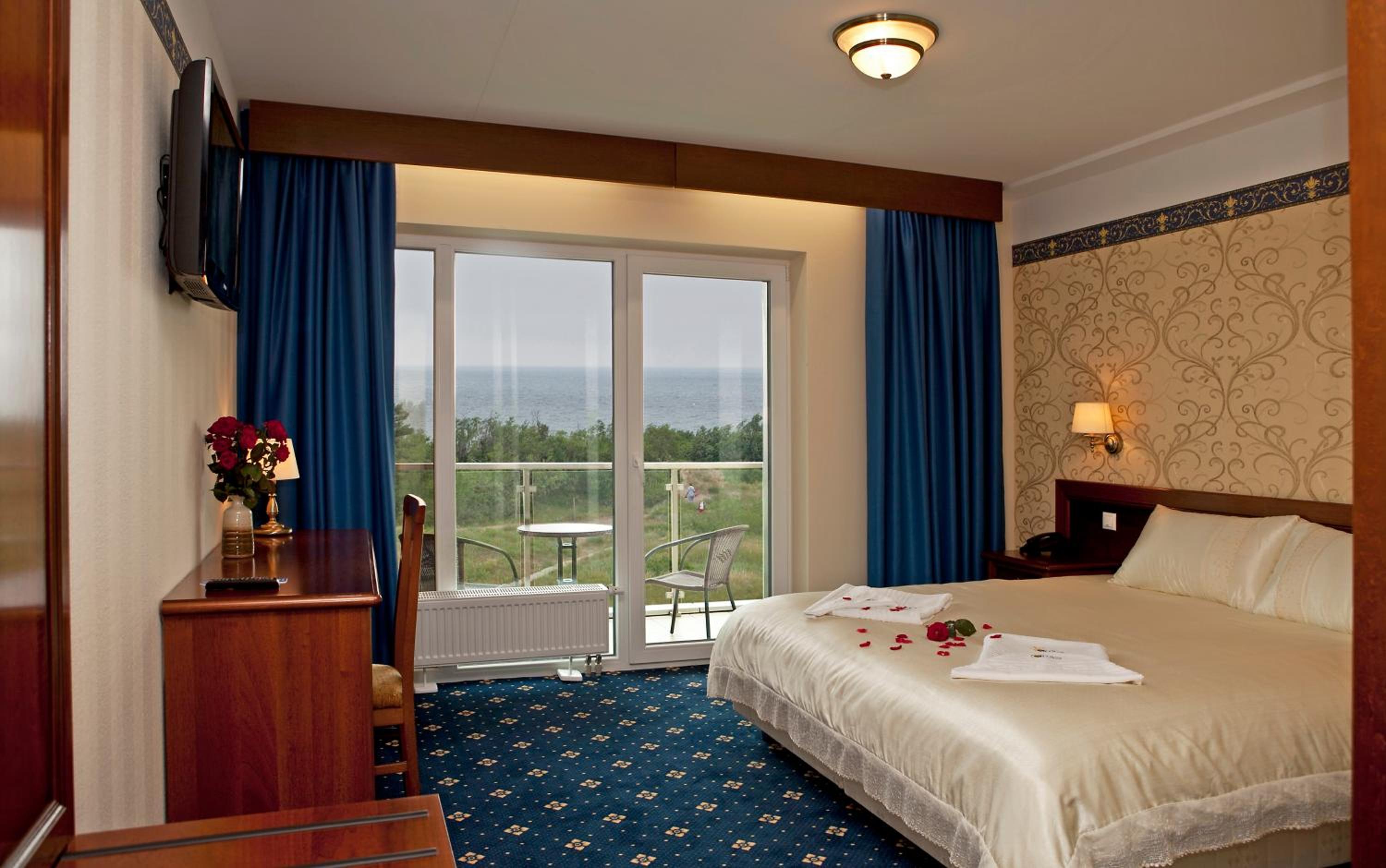 Double Room With Sea View And Valentine'S Day Package