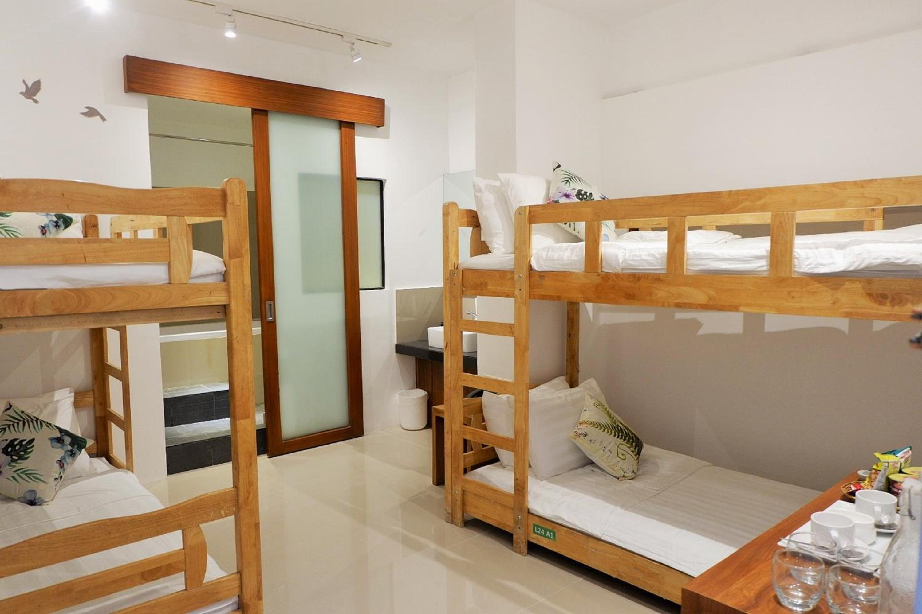 Quadruple Room - Photo 4