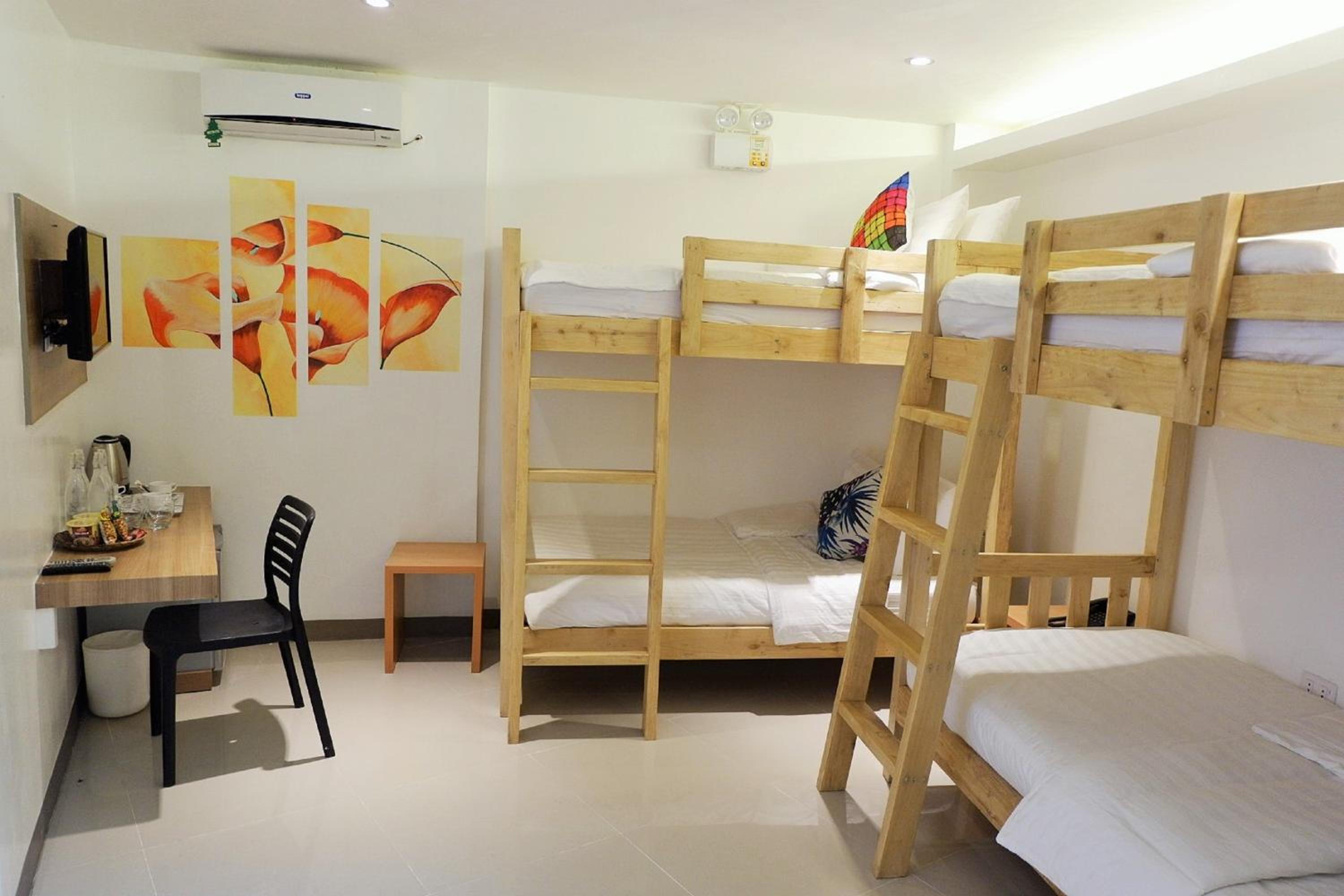 Quadruple Room - Photo 3