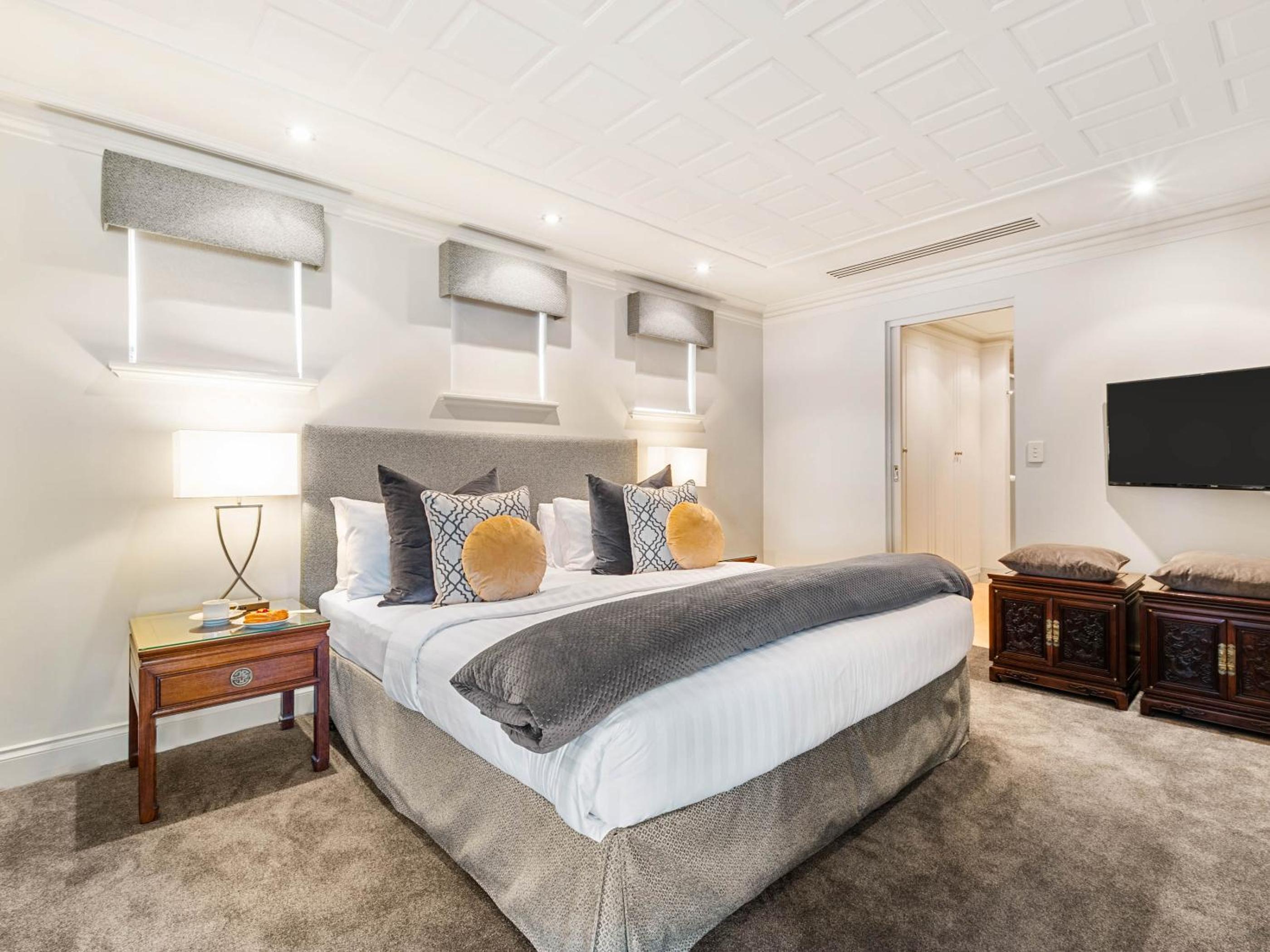 Grand One-Bedroom Suite with River View