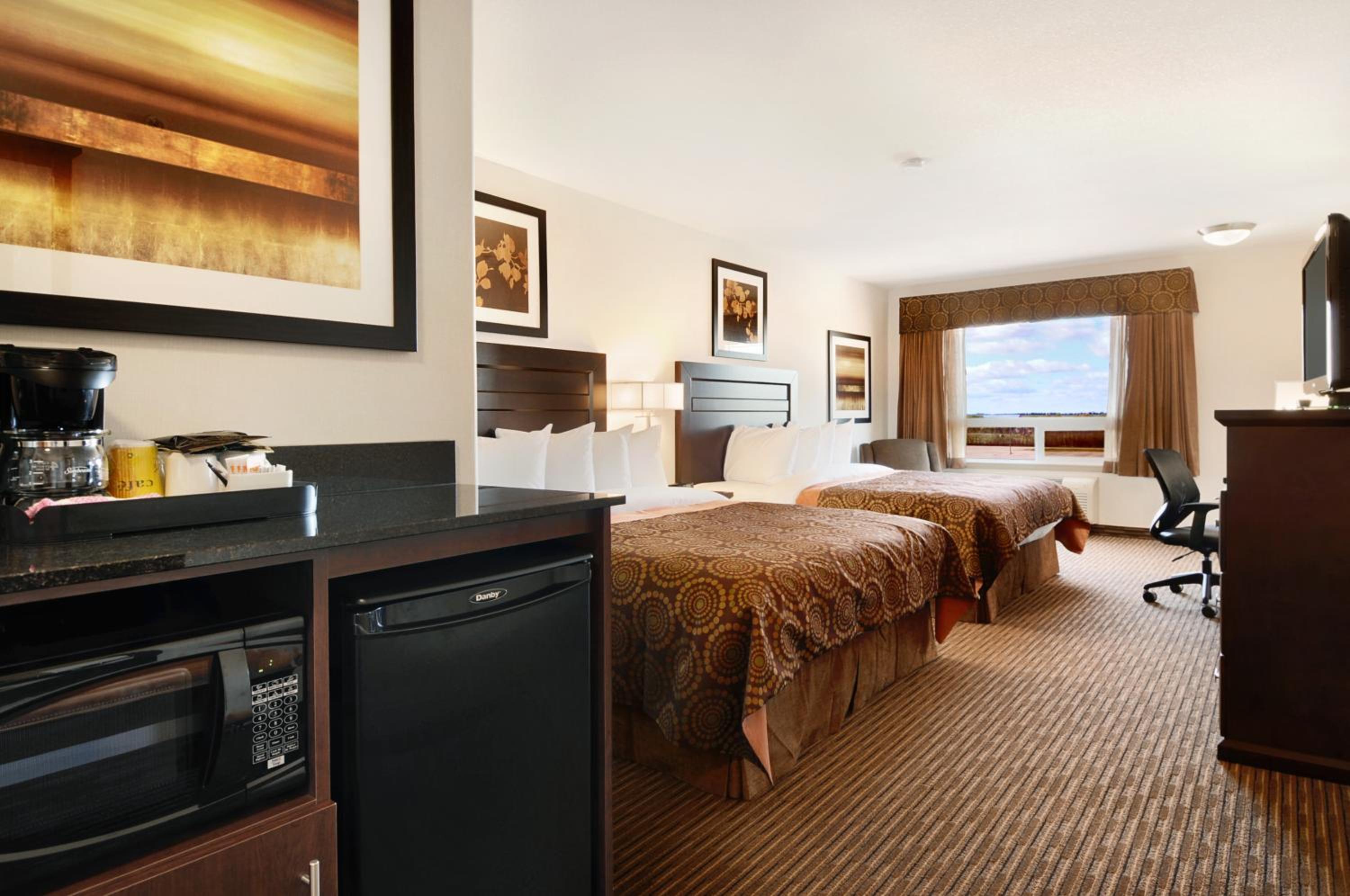 Standard Queen Room with Two Queen Beds photo 1