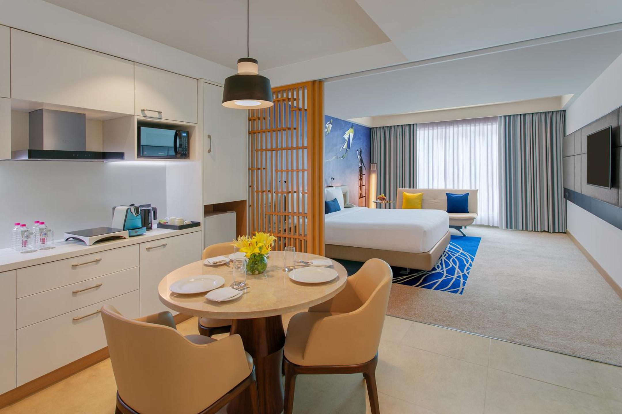 Premier Suite with Lounge Access – 20% Discount on Food & Beverage, Laundry and SPA