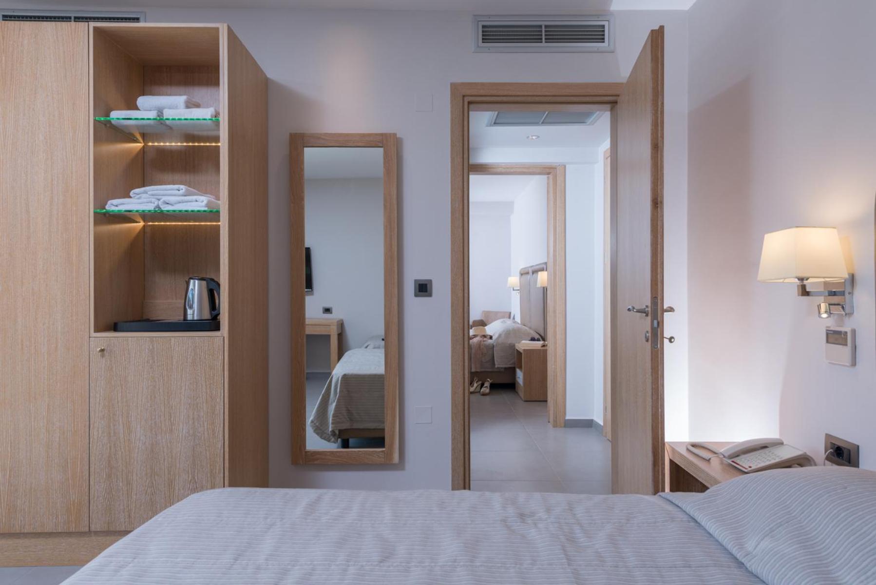 Family Two-Bedroom thumbnail 6