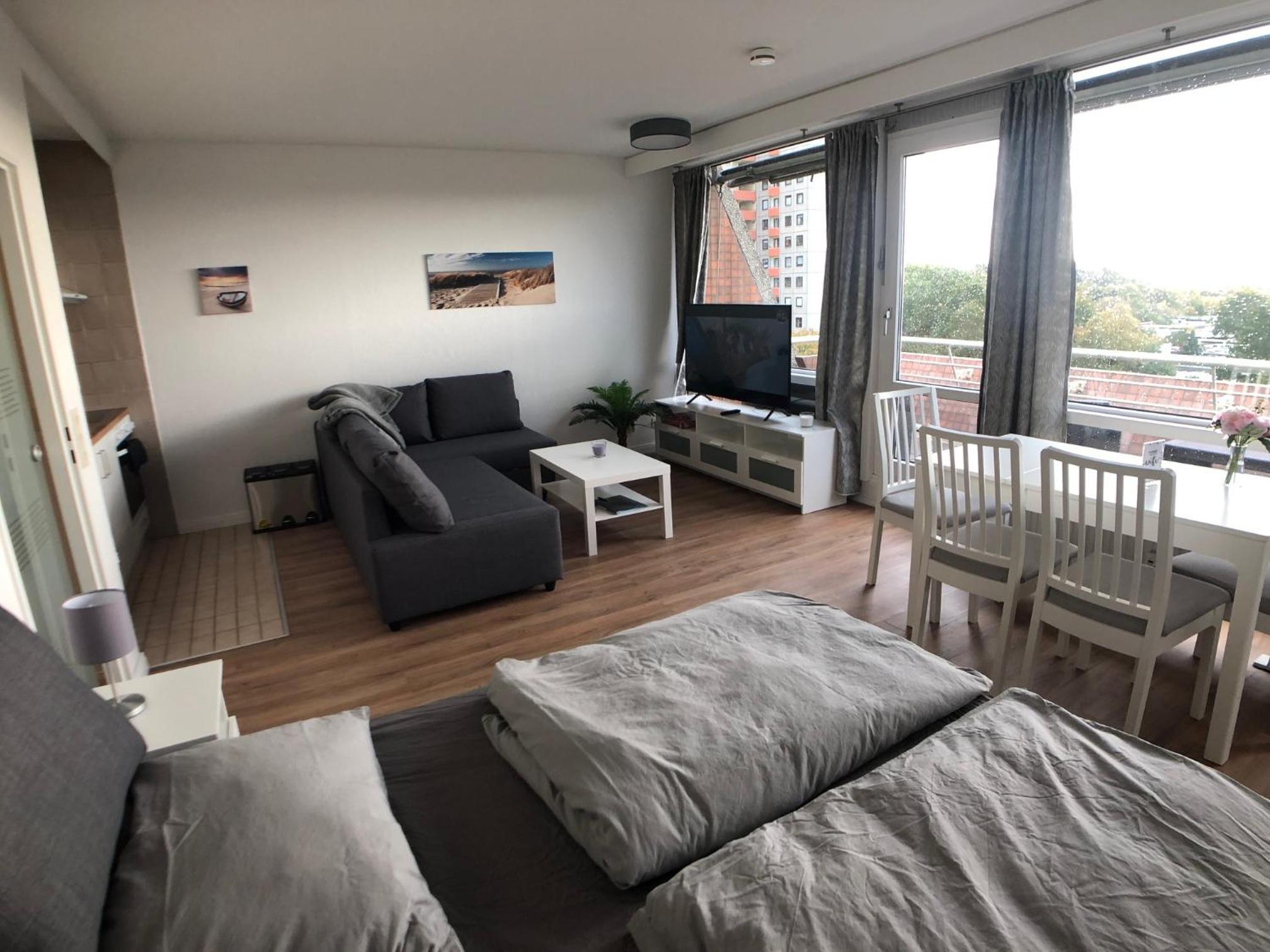 One-Bedroom Apartment photo 1