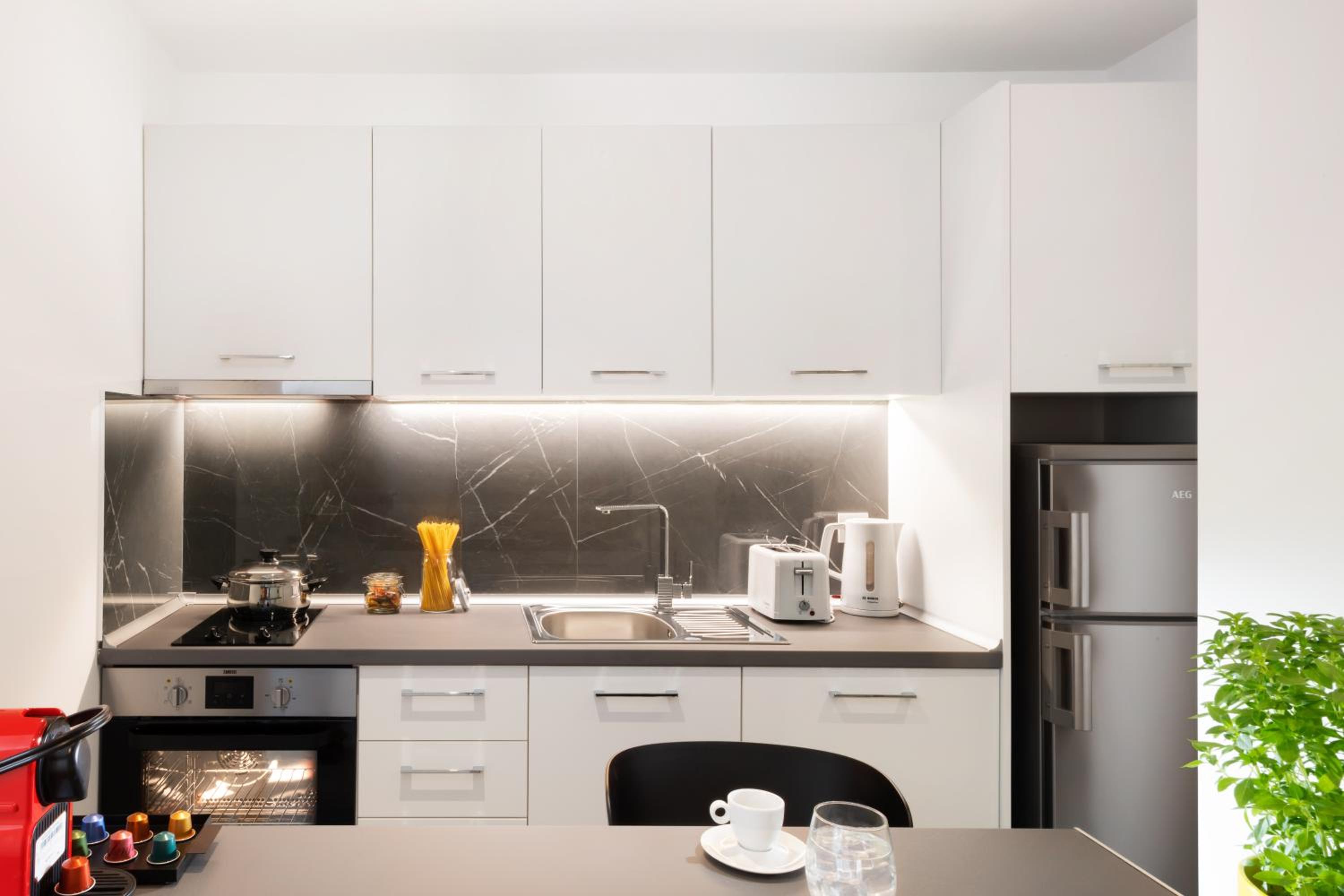 Deluxe Residence - Photo 5