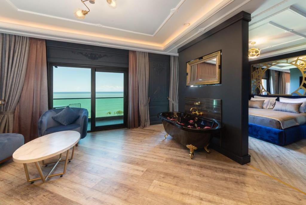 King Suite with Sea View - Photo 4