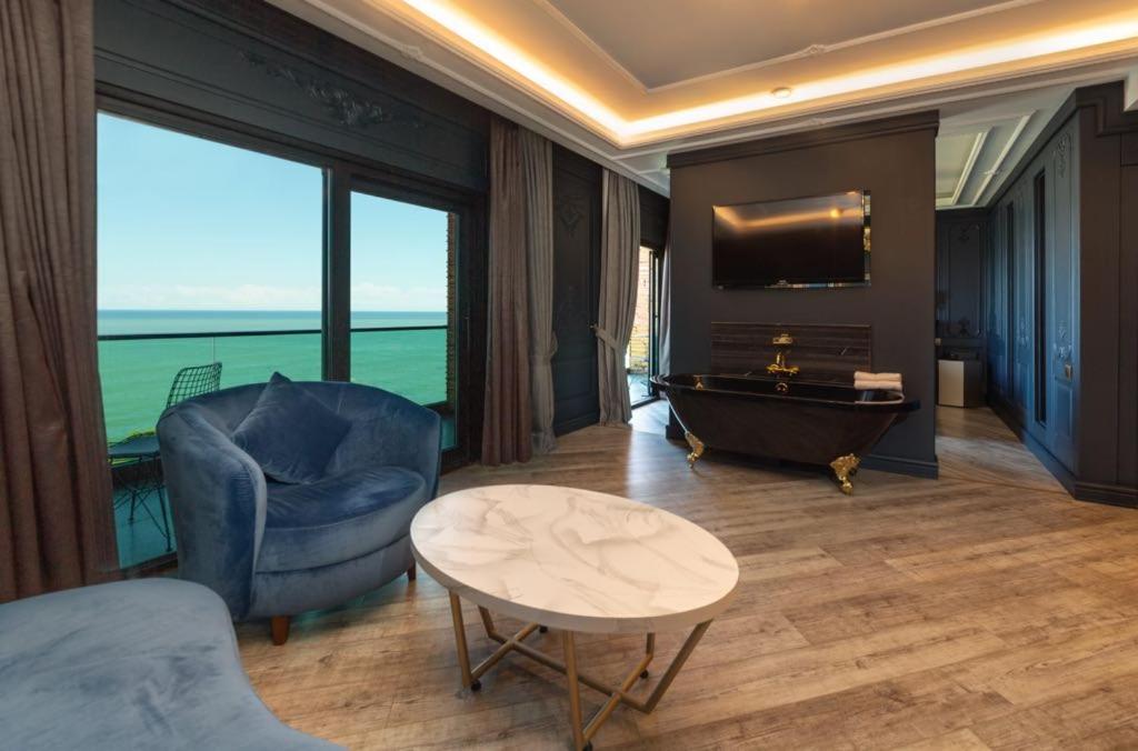 King Suite with Sea View - Photo 3