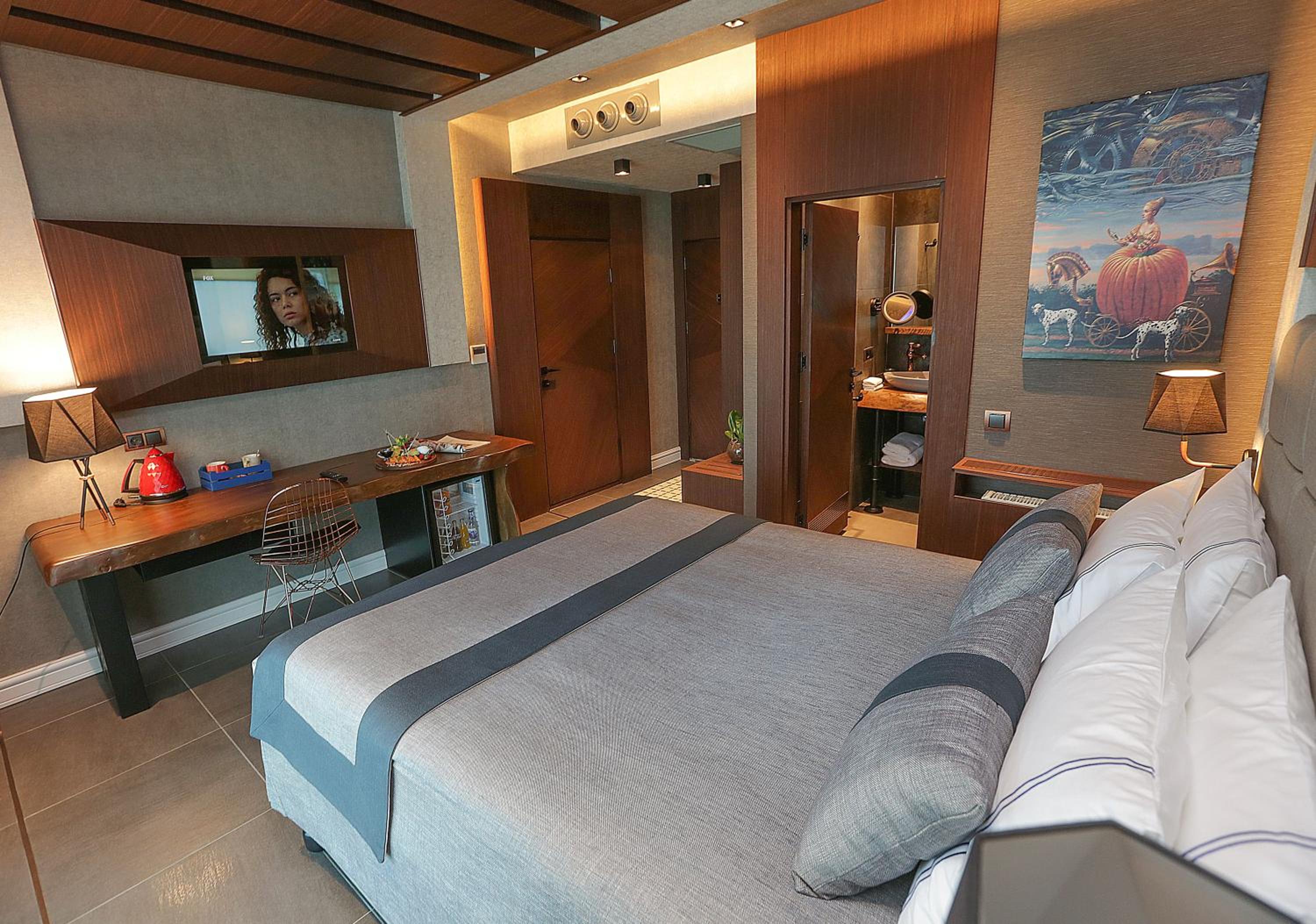 Deluxe Double Room with Balcony and Sea View - Photo 7