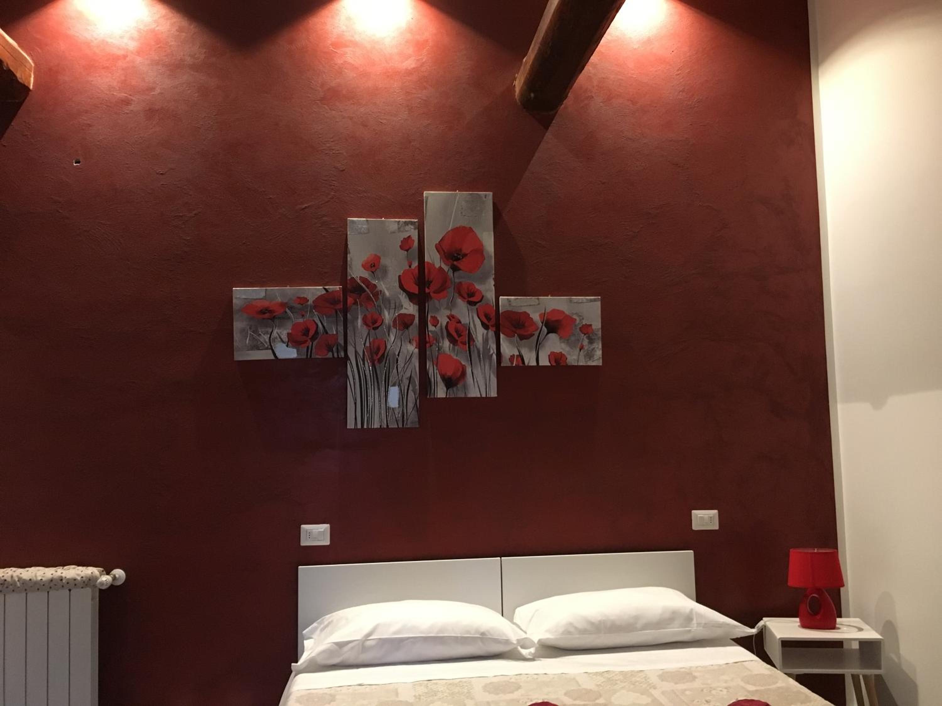 Double or Twin Room with Private Bathroom - Photo 2