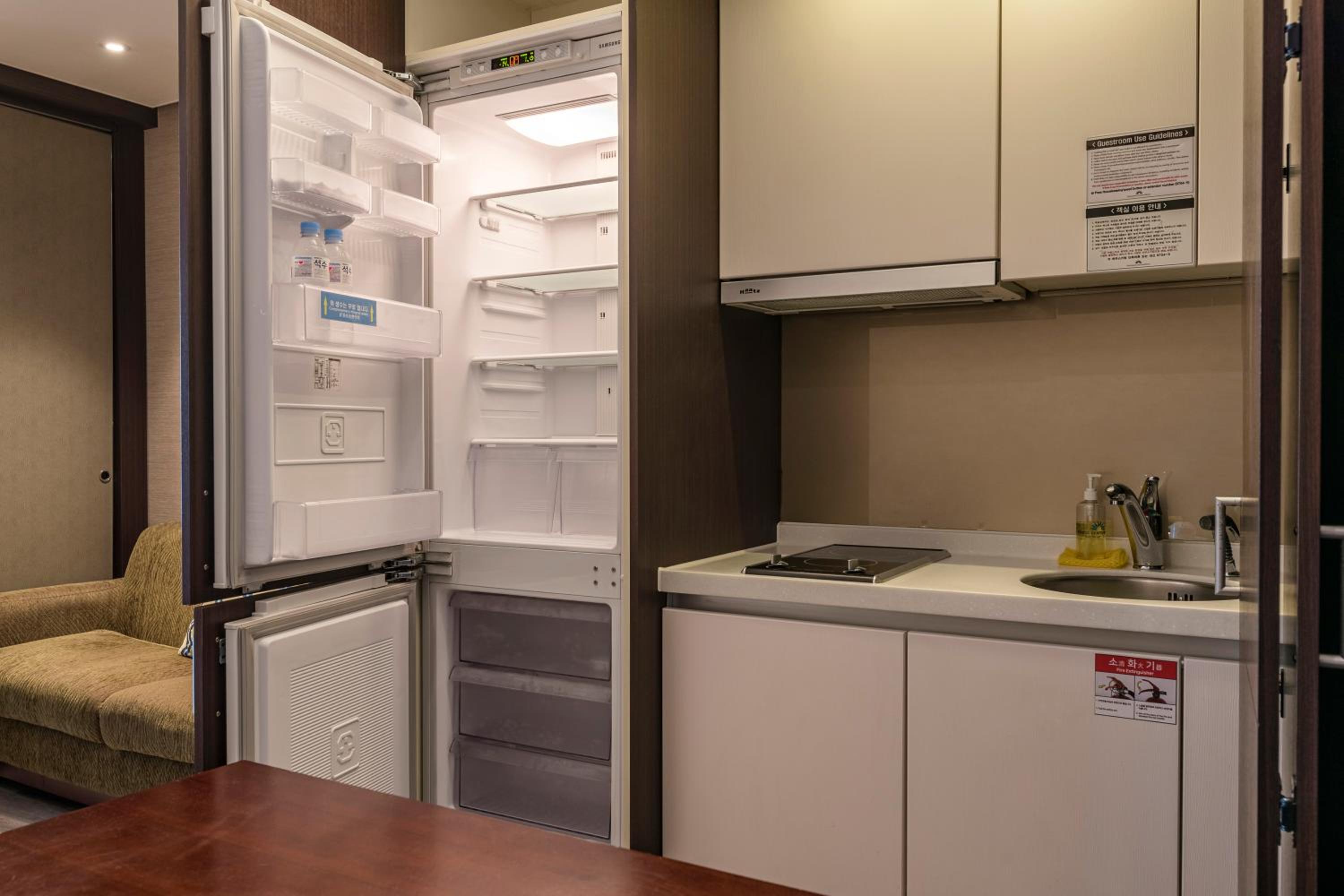 Staycation Offer - Standard Twin Room With Free Room Upgrade - Photo 2