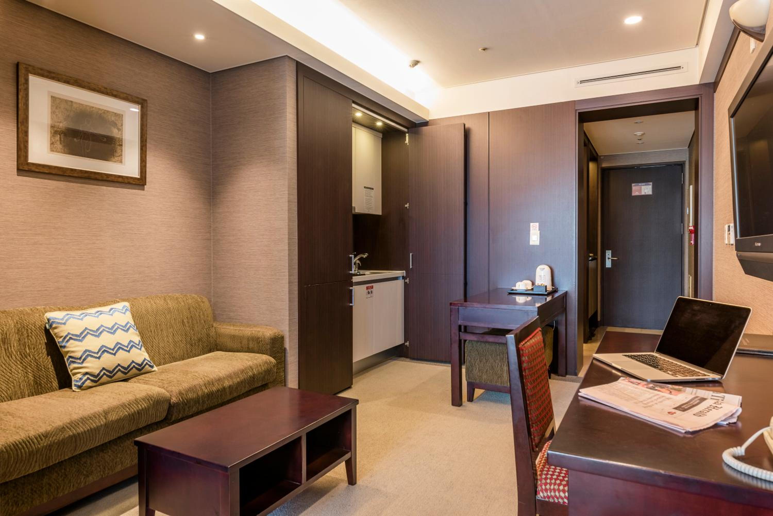 Staycation Offer - Deluxe Double Room With Late Check-Out At 13:00 photo 2