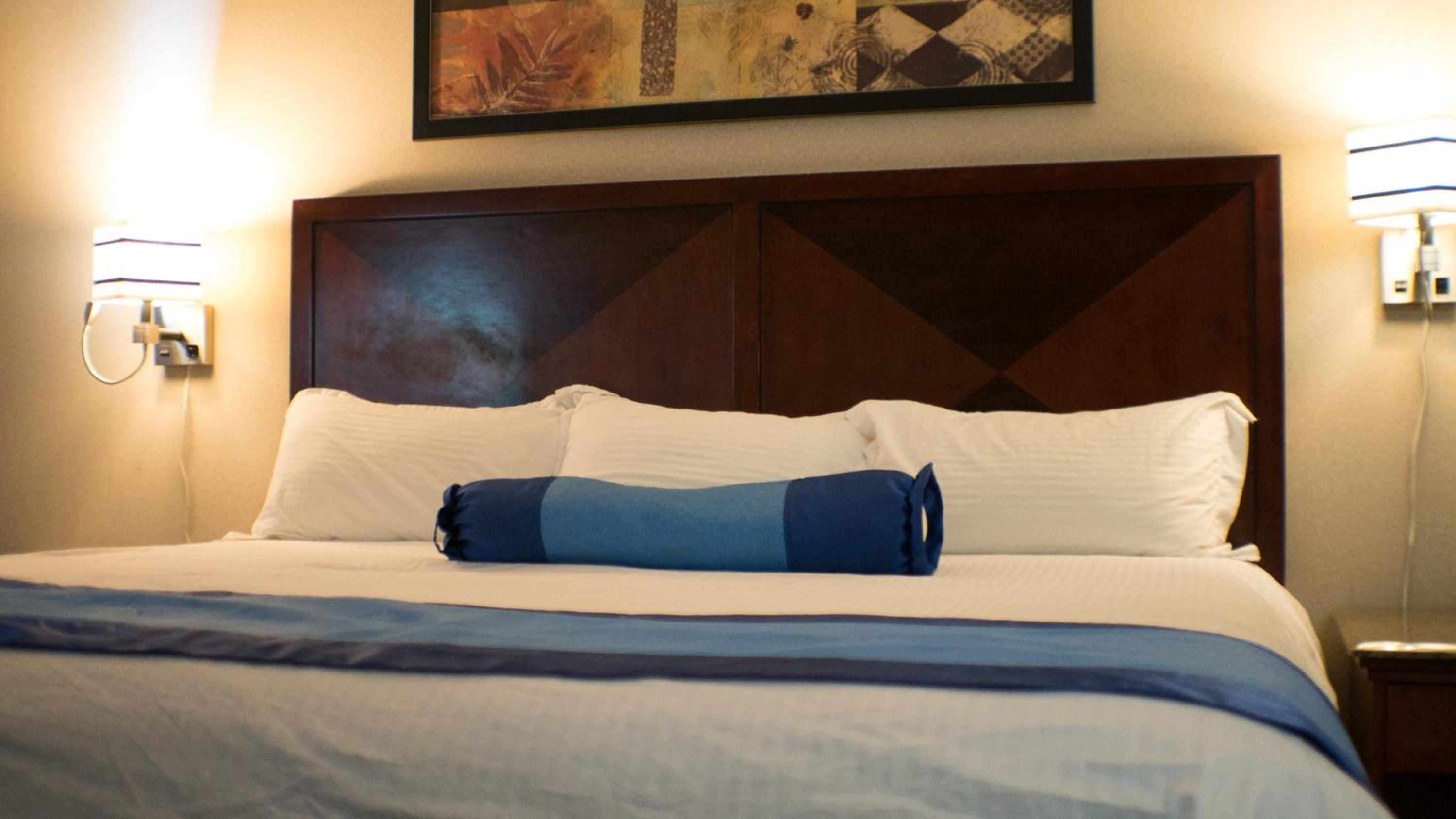 King Room - Non-Smoking - Photo 4