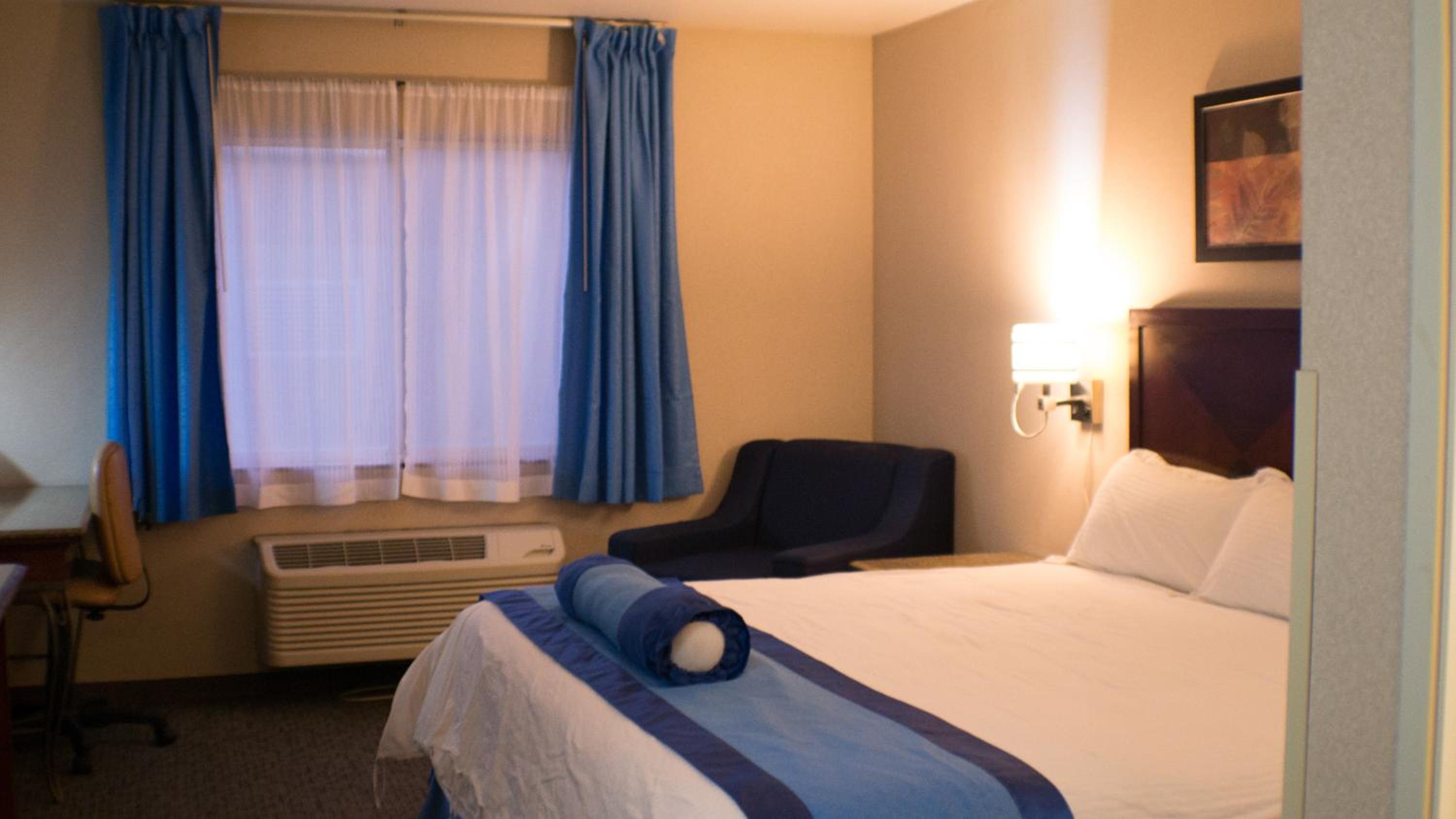 King Room - Non-Smoking - Photo 1