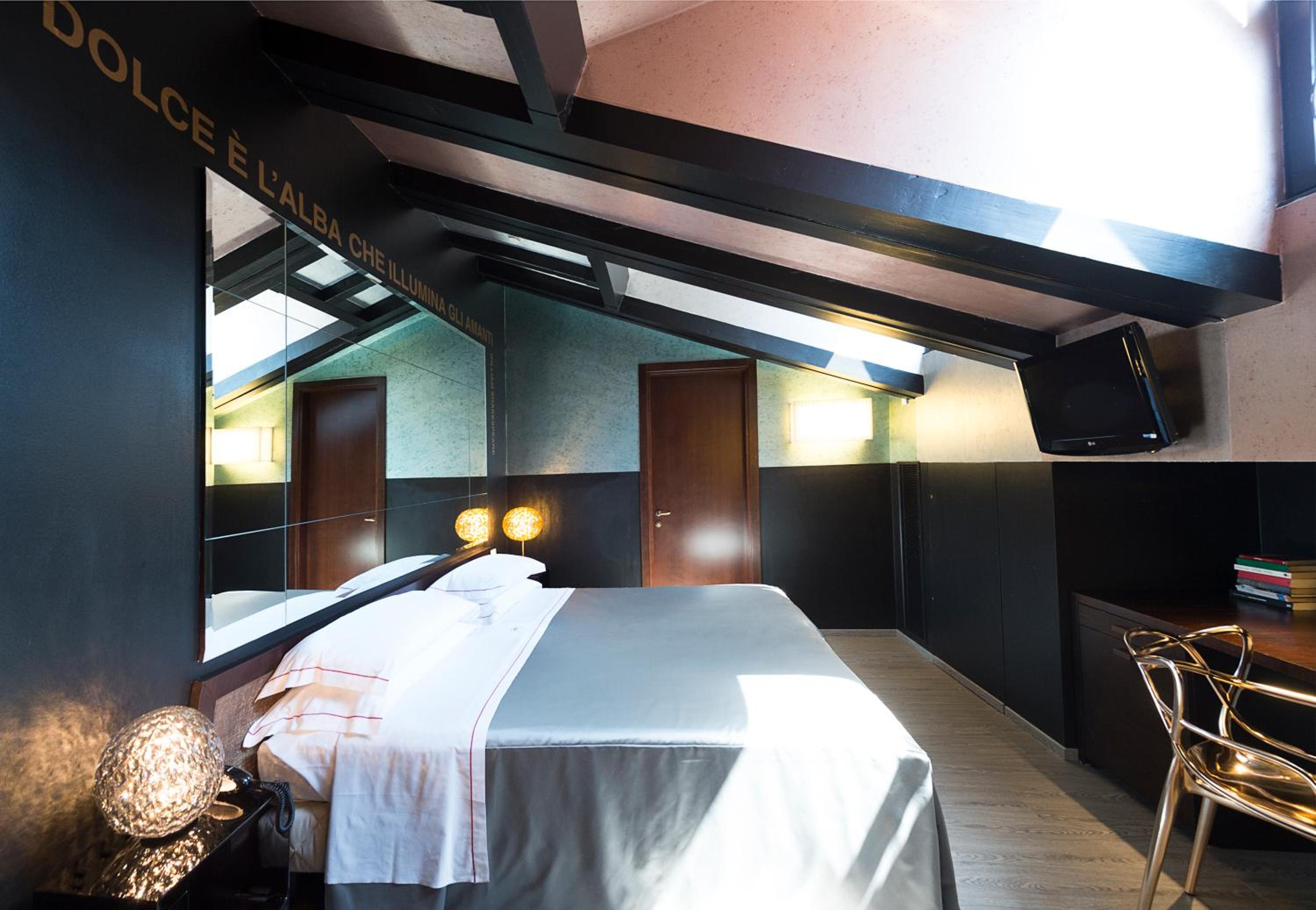Superior Double or Twin Room - Photo 24