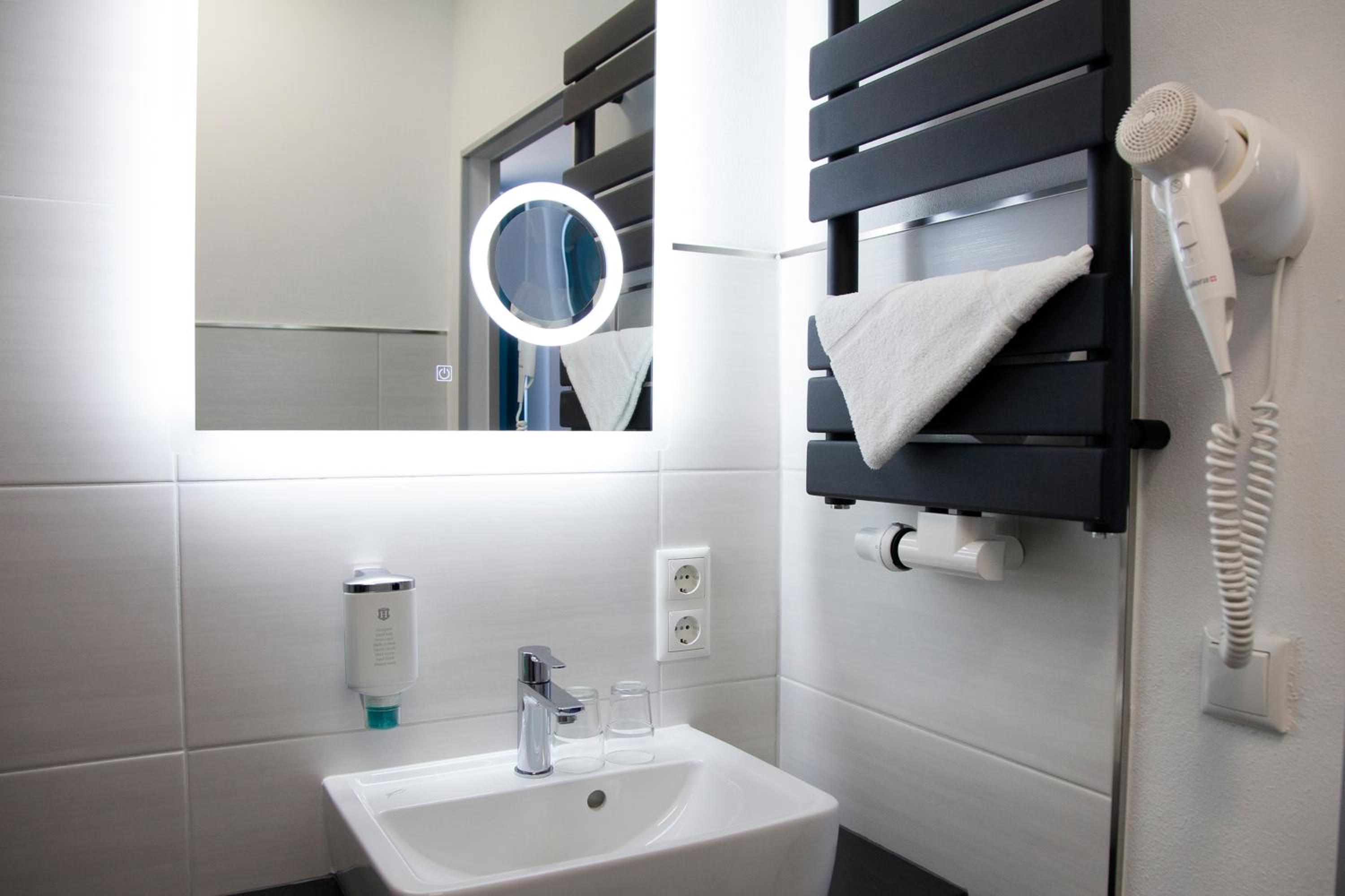 Double Room - Photo 3