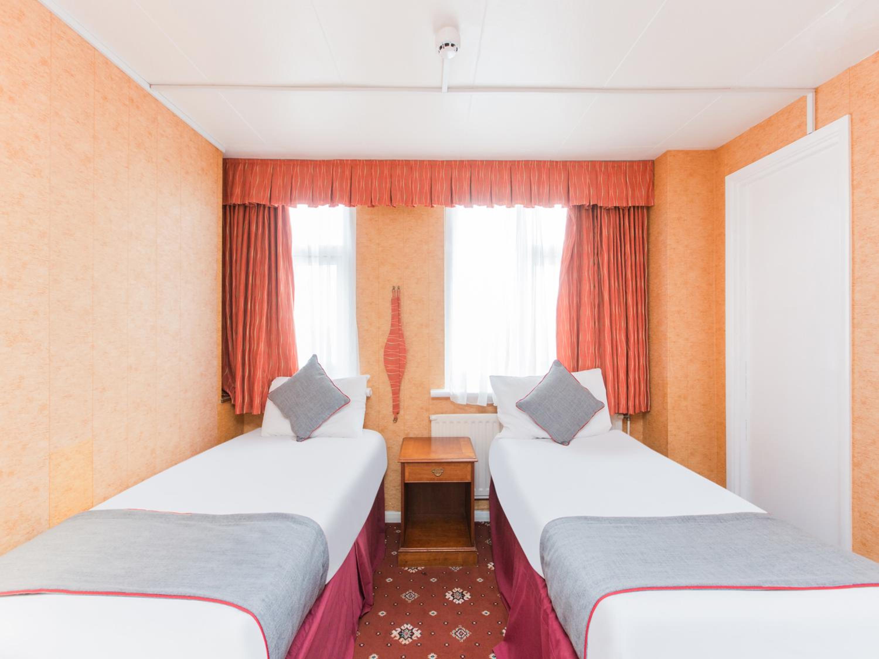 Standard Twin Room with Sea View