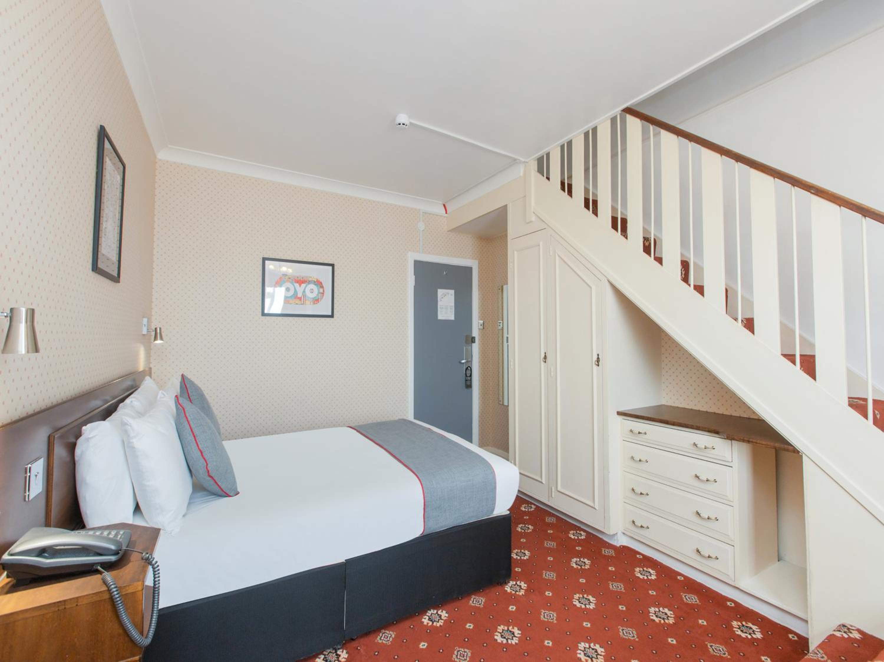 Standard Triple Room with View photo 3