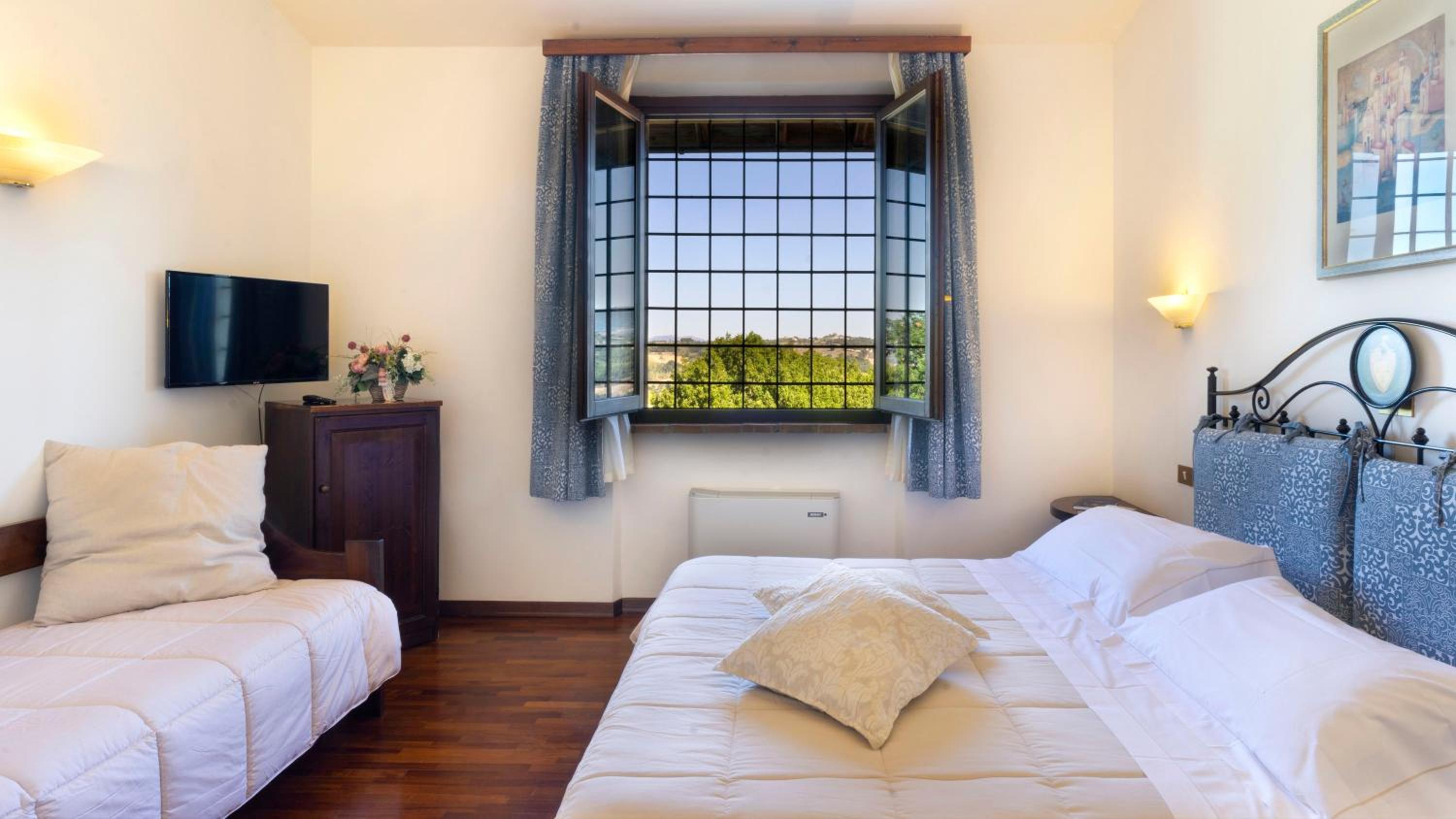 Triple Room - Photo 2