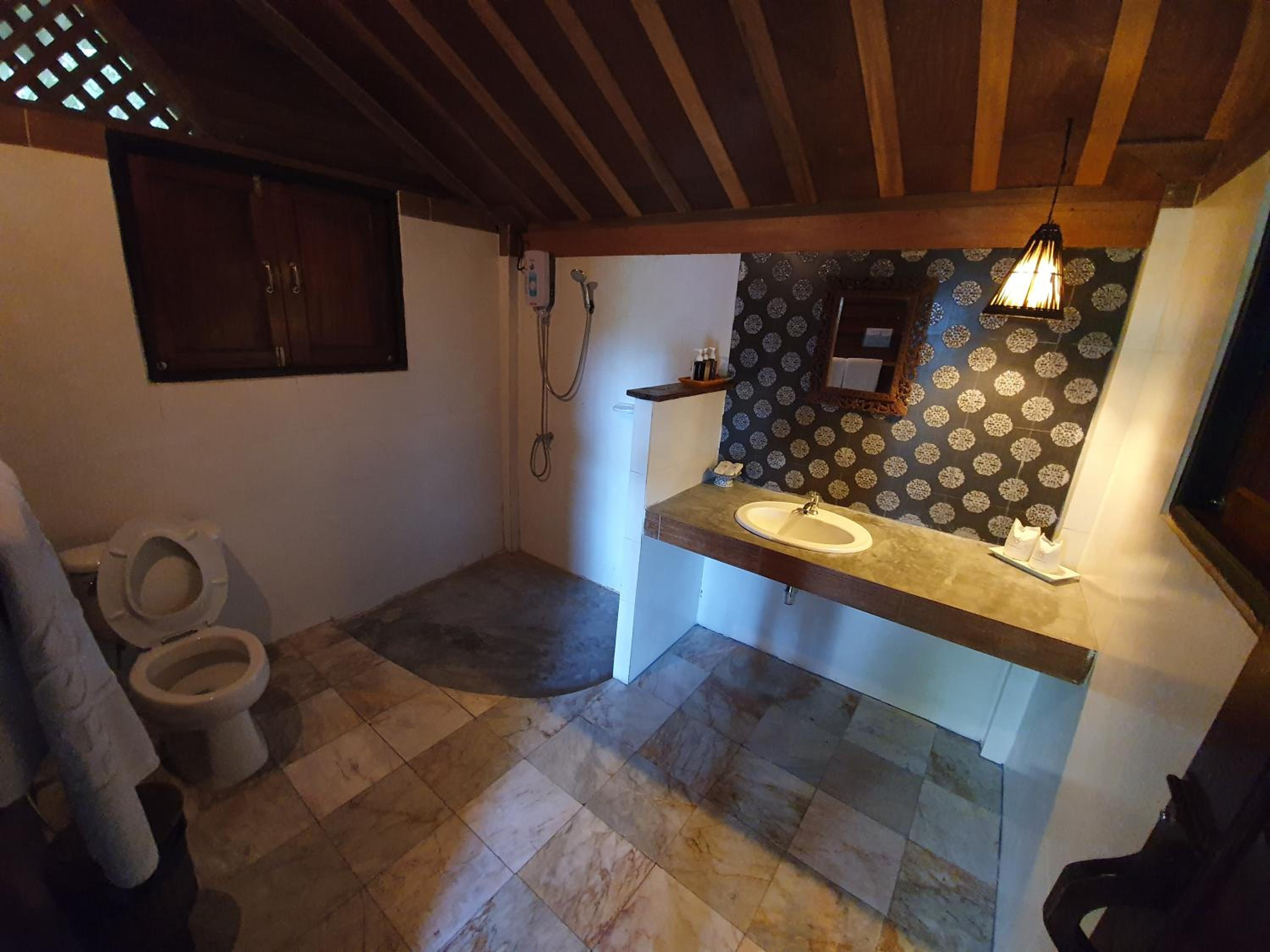 Hillside Bungalow photo 3