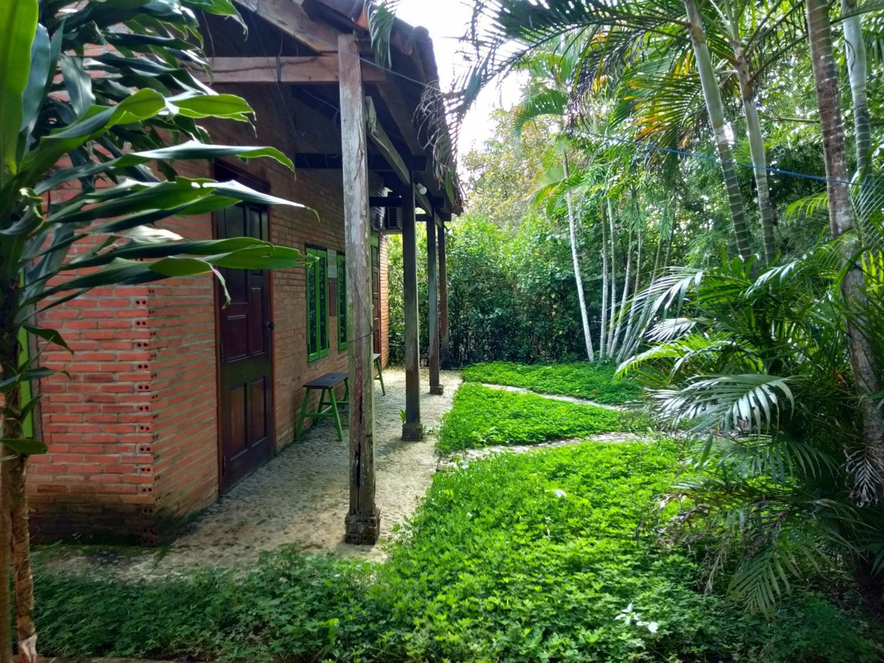Standard Double Room with River View - Photo 9