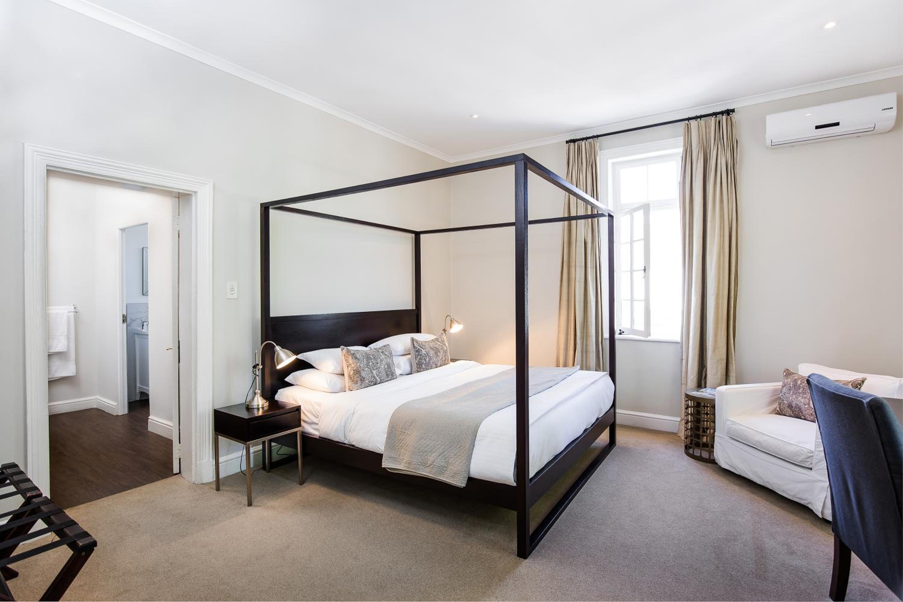 Deluxe Room - Photo 4