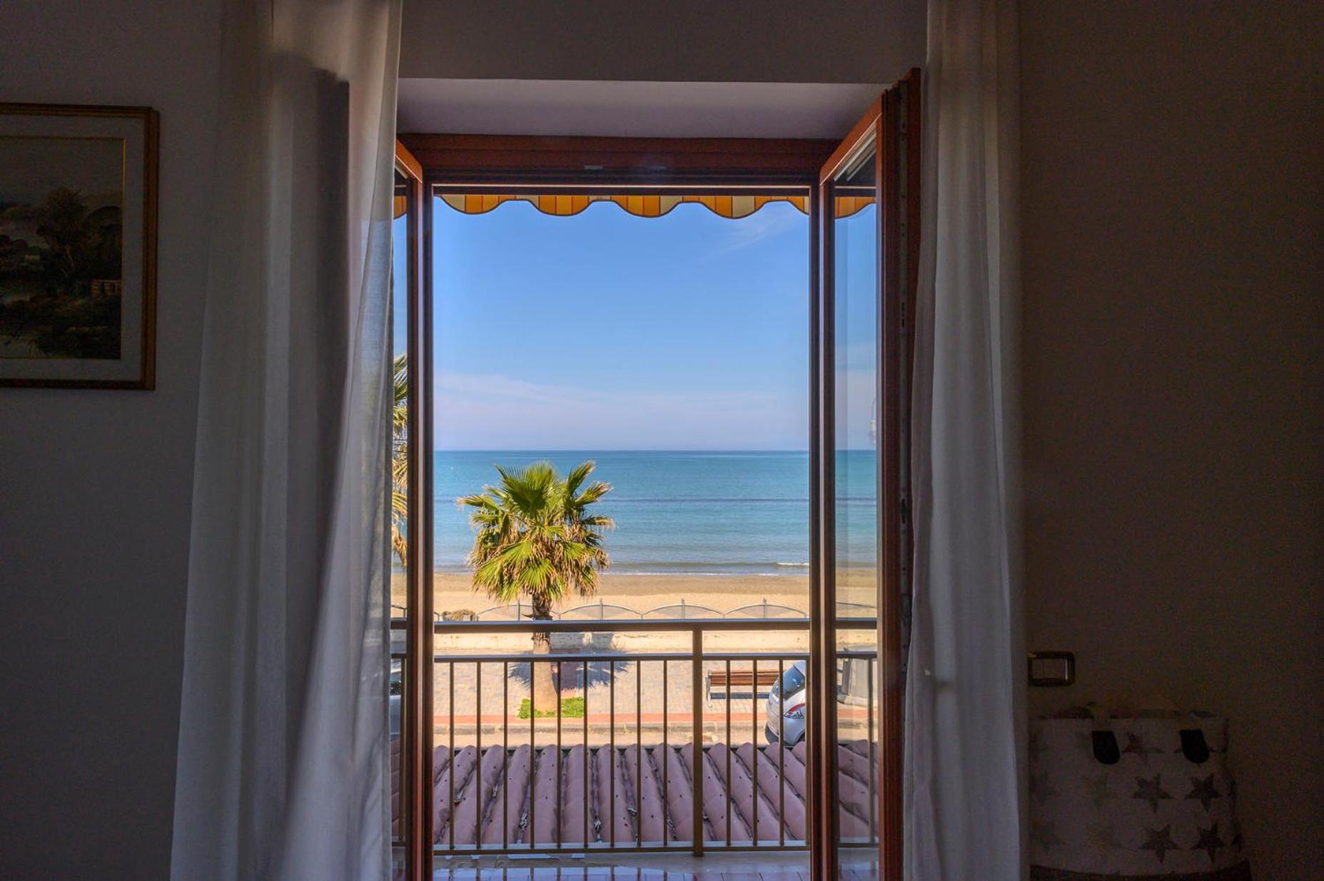 Quadruple Room with Sea View photo 2