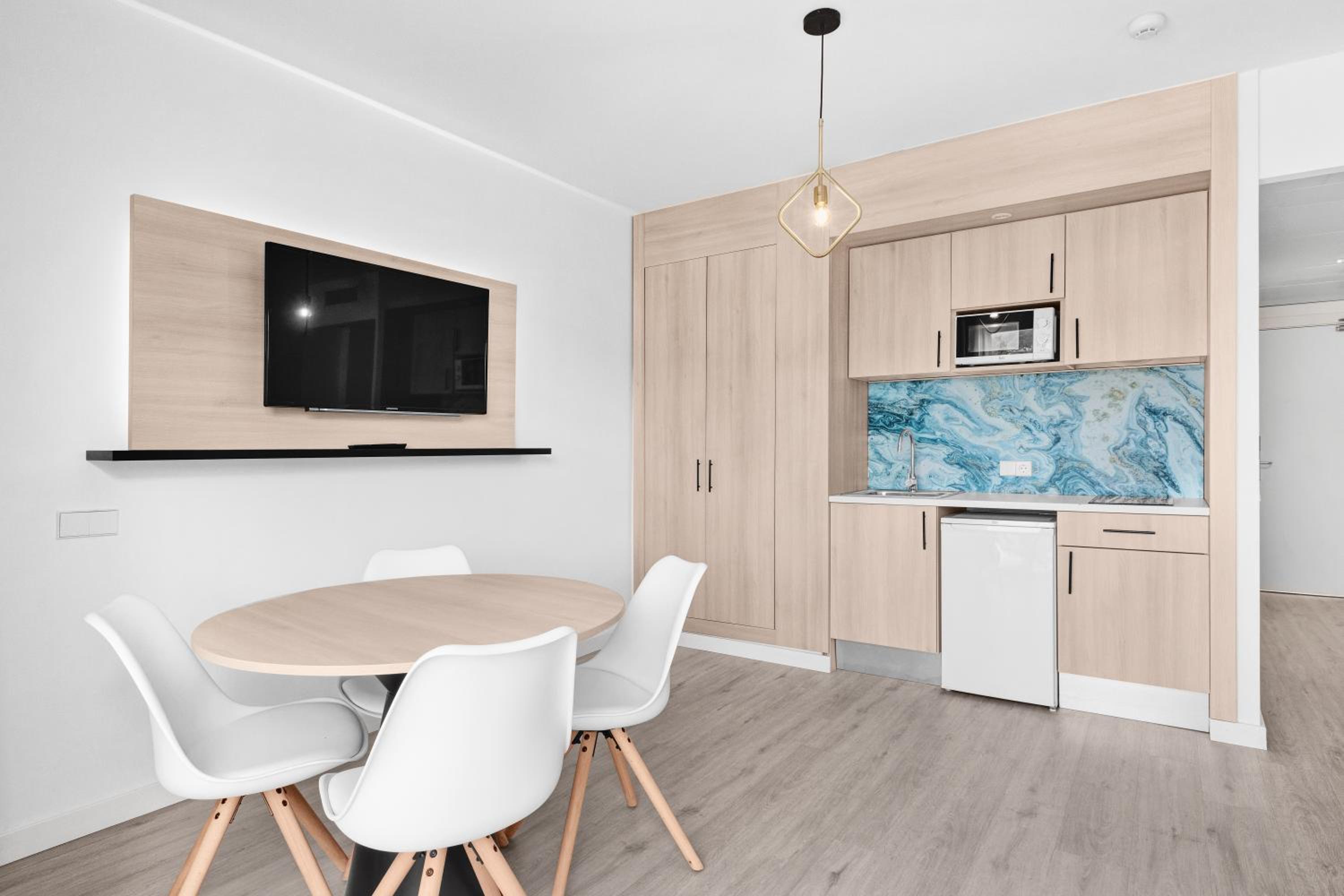 Apartment - Photo 3