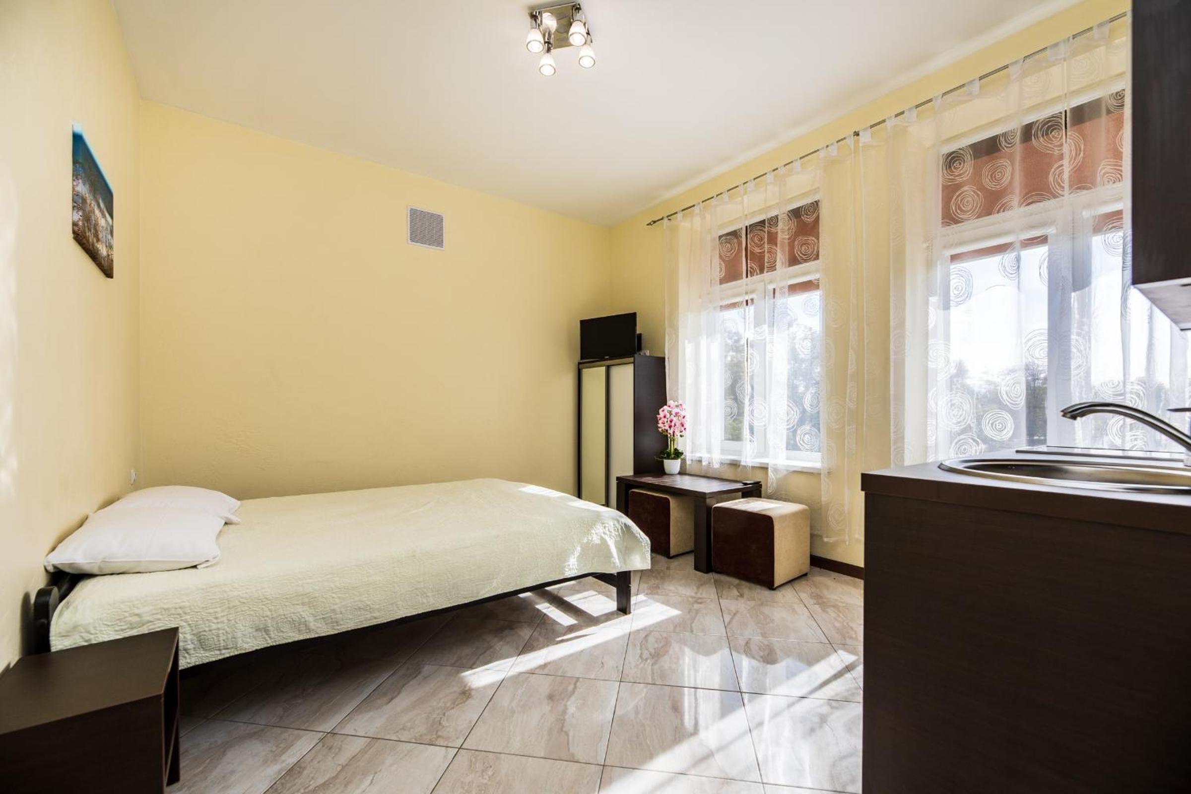 Standard Double Room - Photo 15