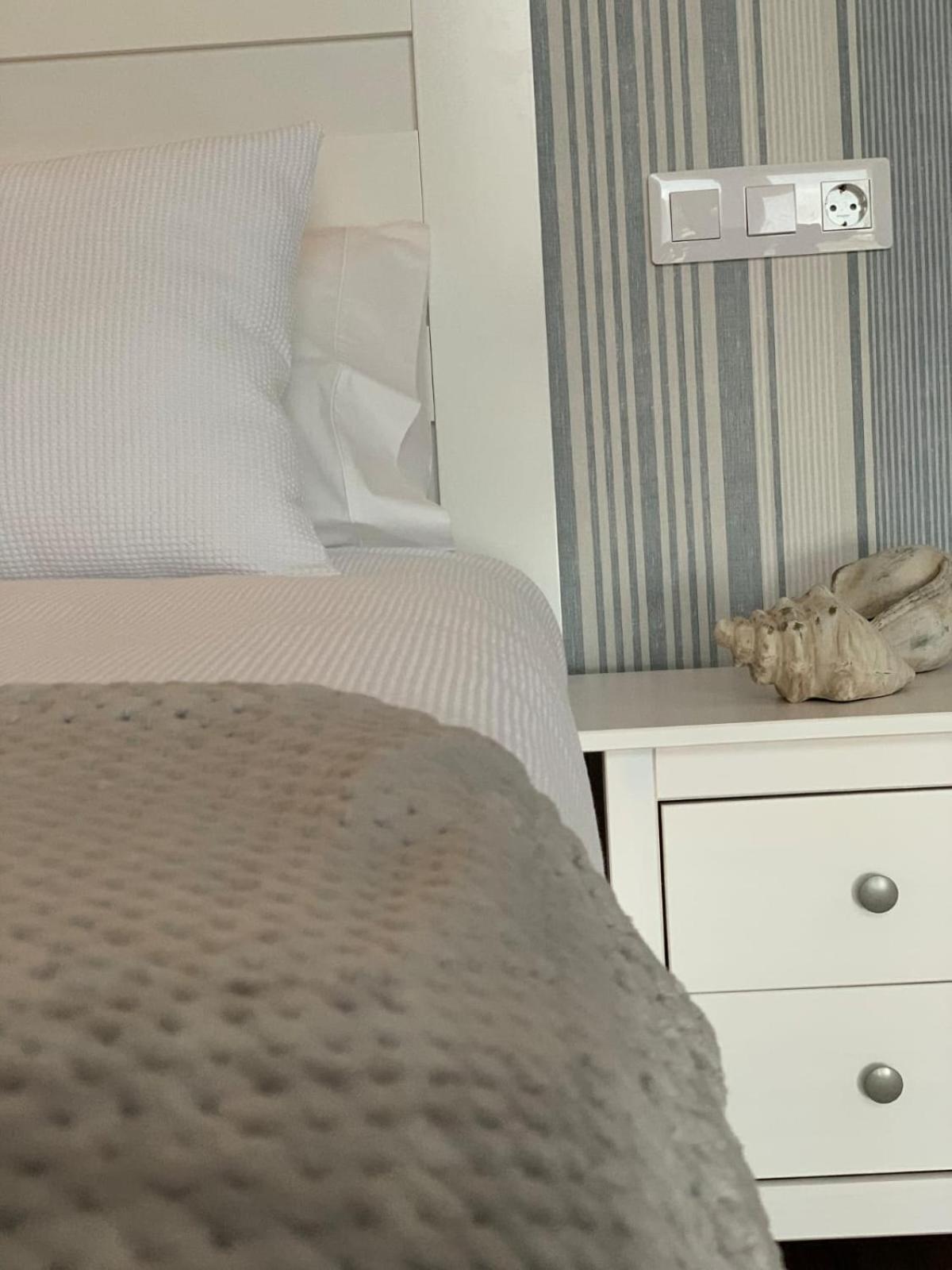 Deluxe Double Room with Balcony and Sea View - Photo 6