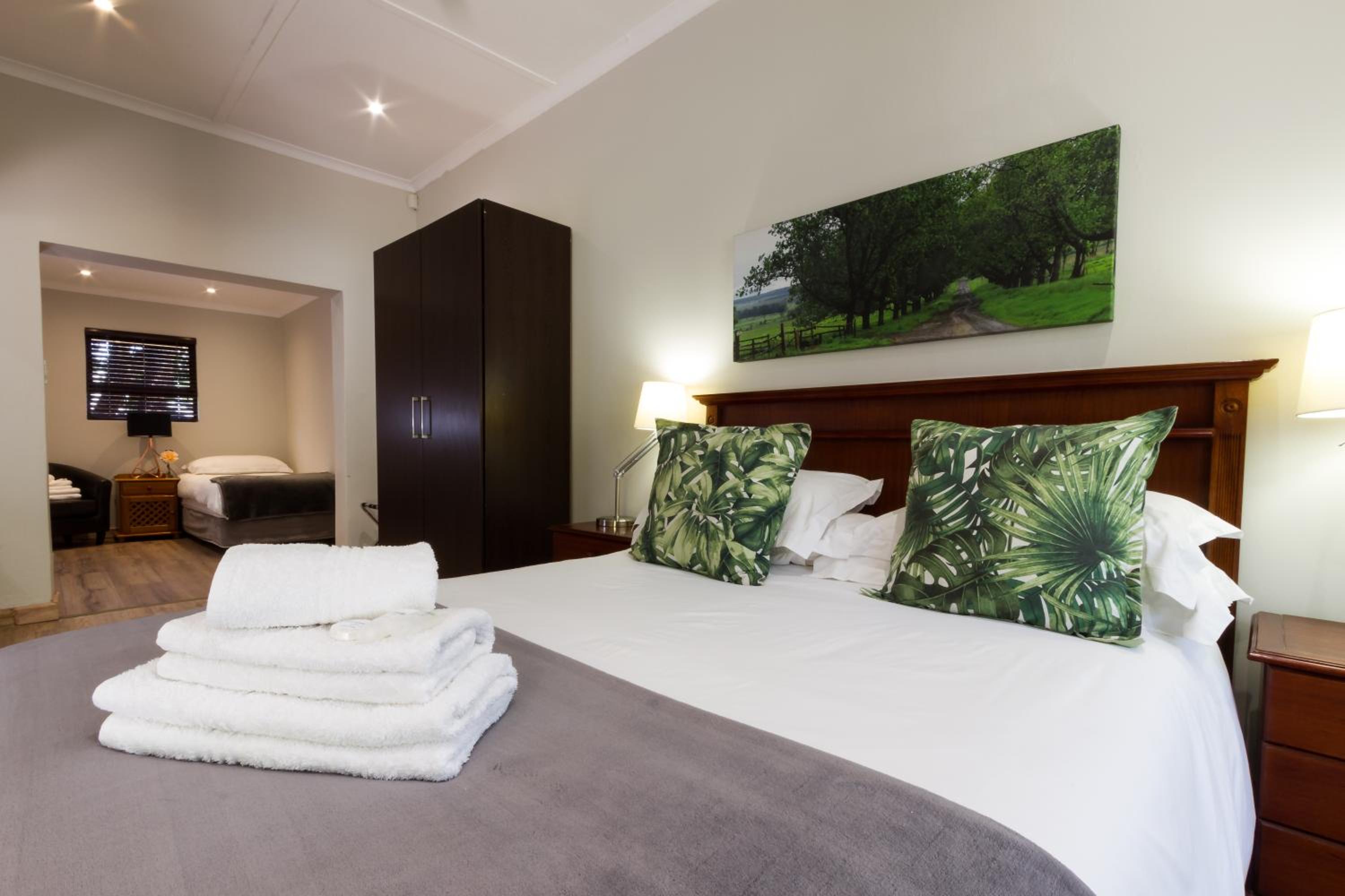 Twin/Double Room photo 3