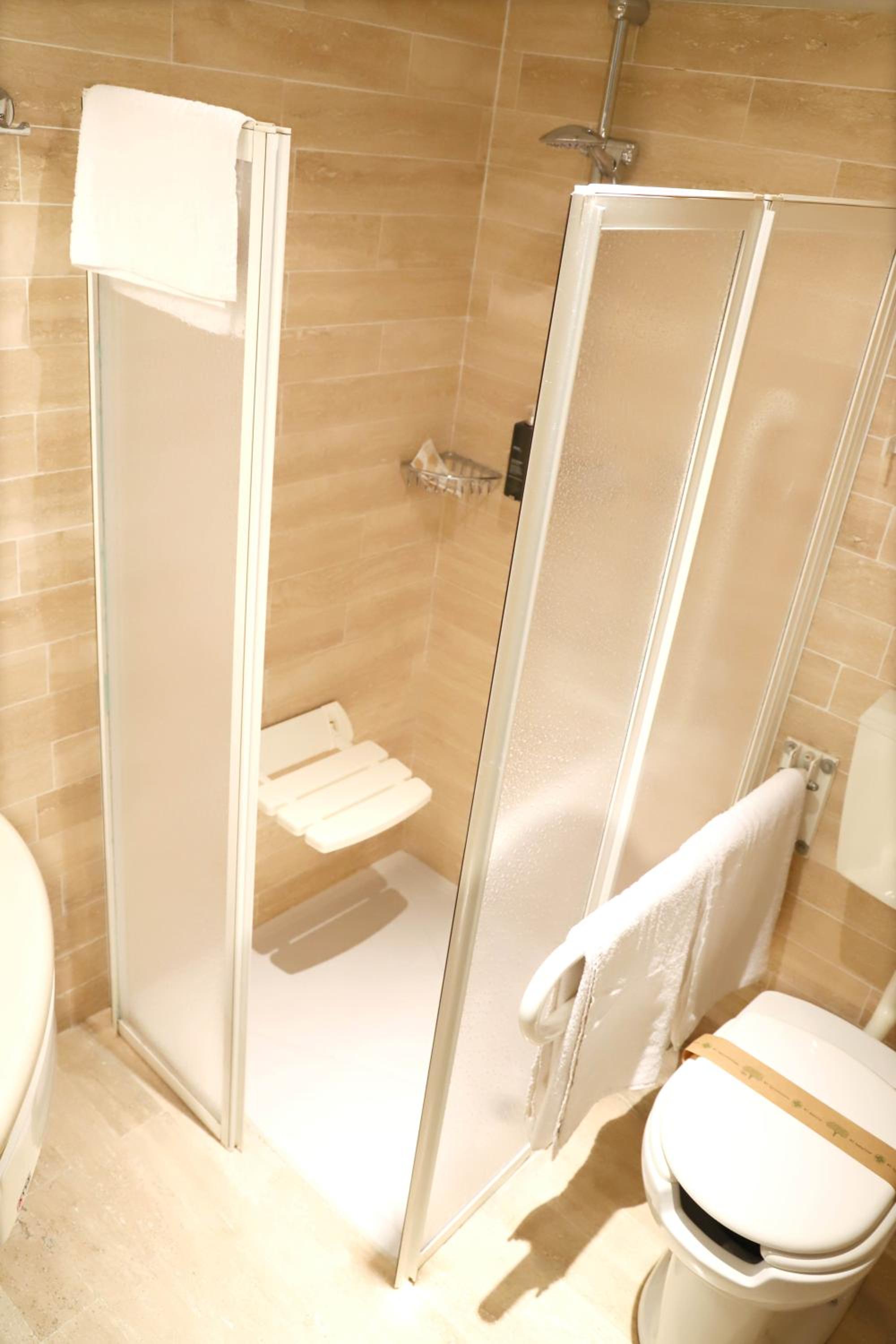 Double or Twin Room - Disability Access - Photo 3