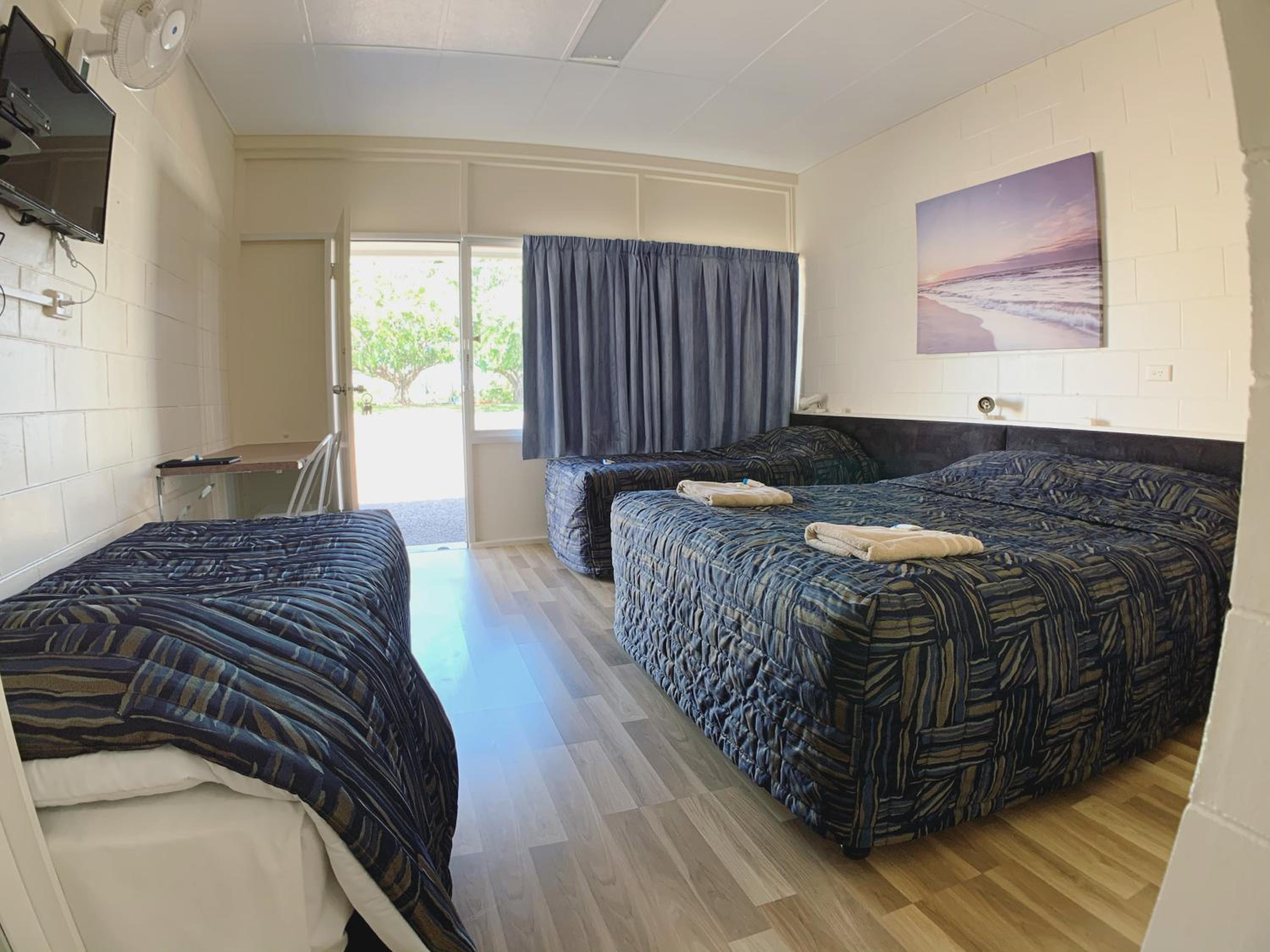 Deluxe Twin Room - Photo 2