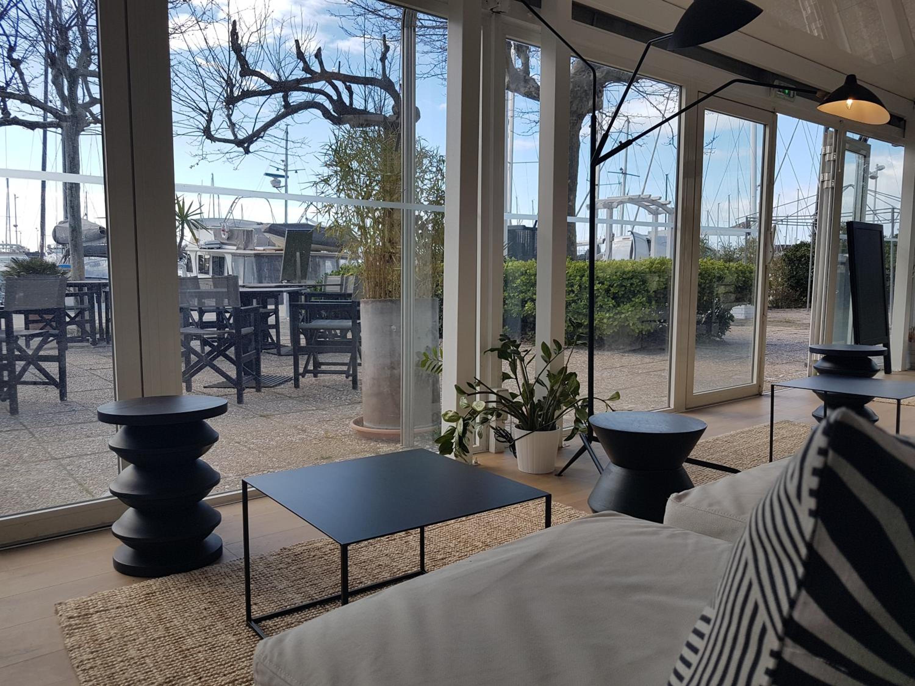 Junior Suite with Side Sea View photo 2