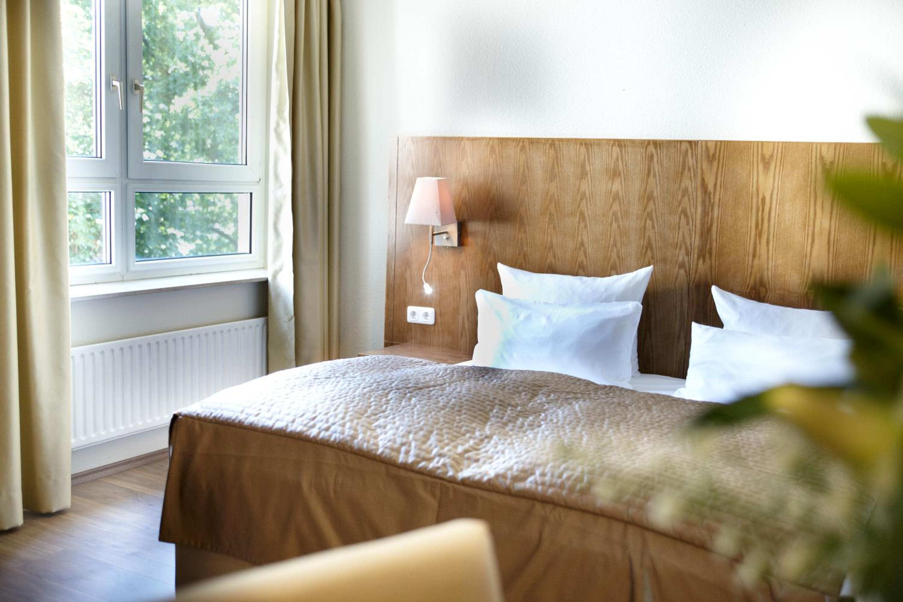 Standard Twin Room - Photo 2