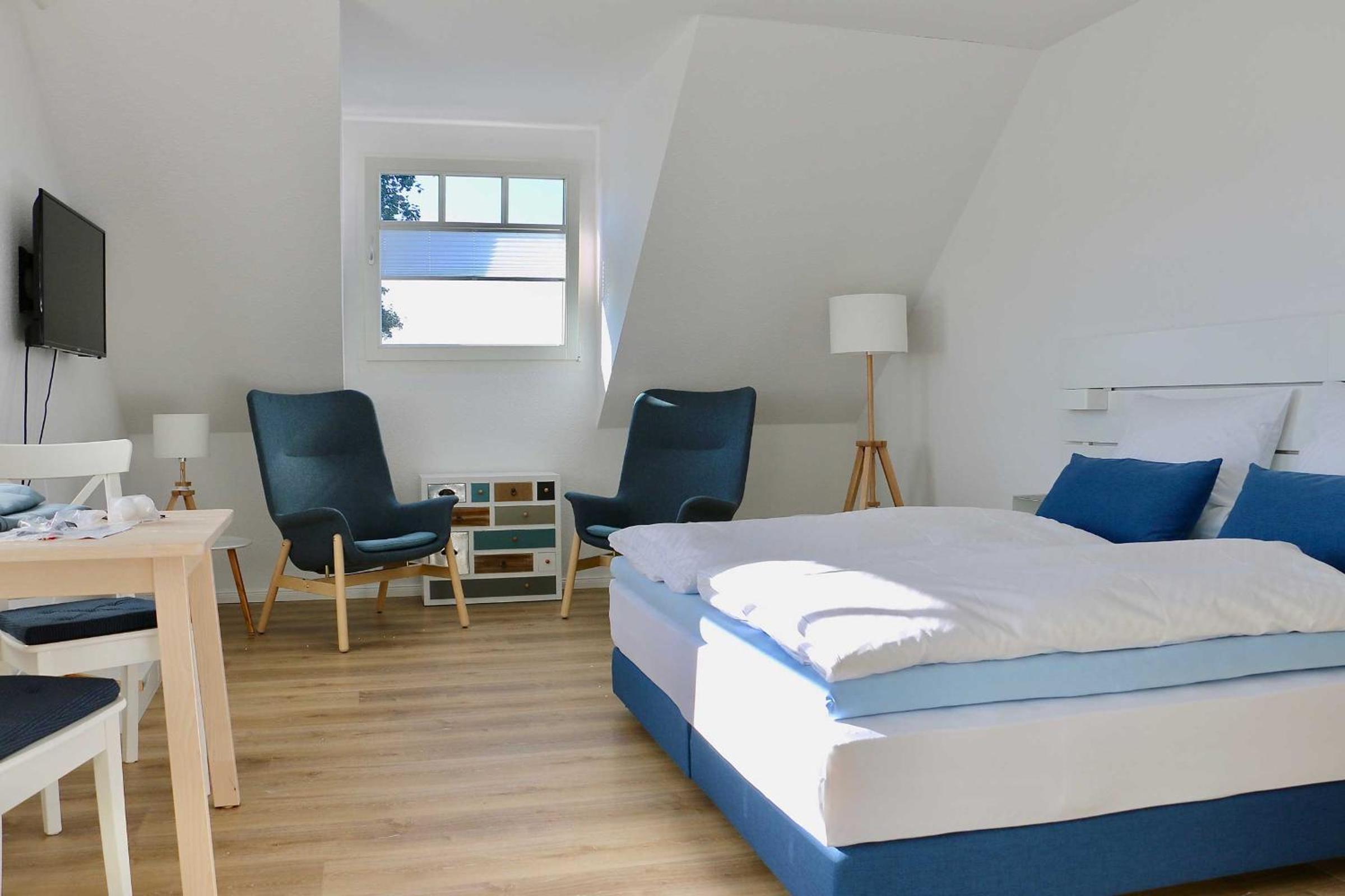 Double Room with Private Bathroom - Photo 1