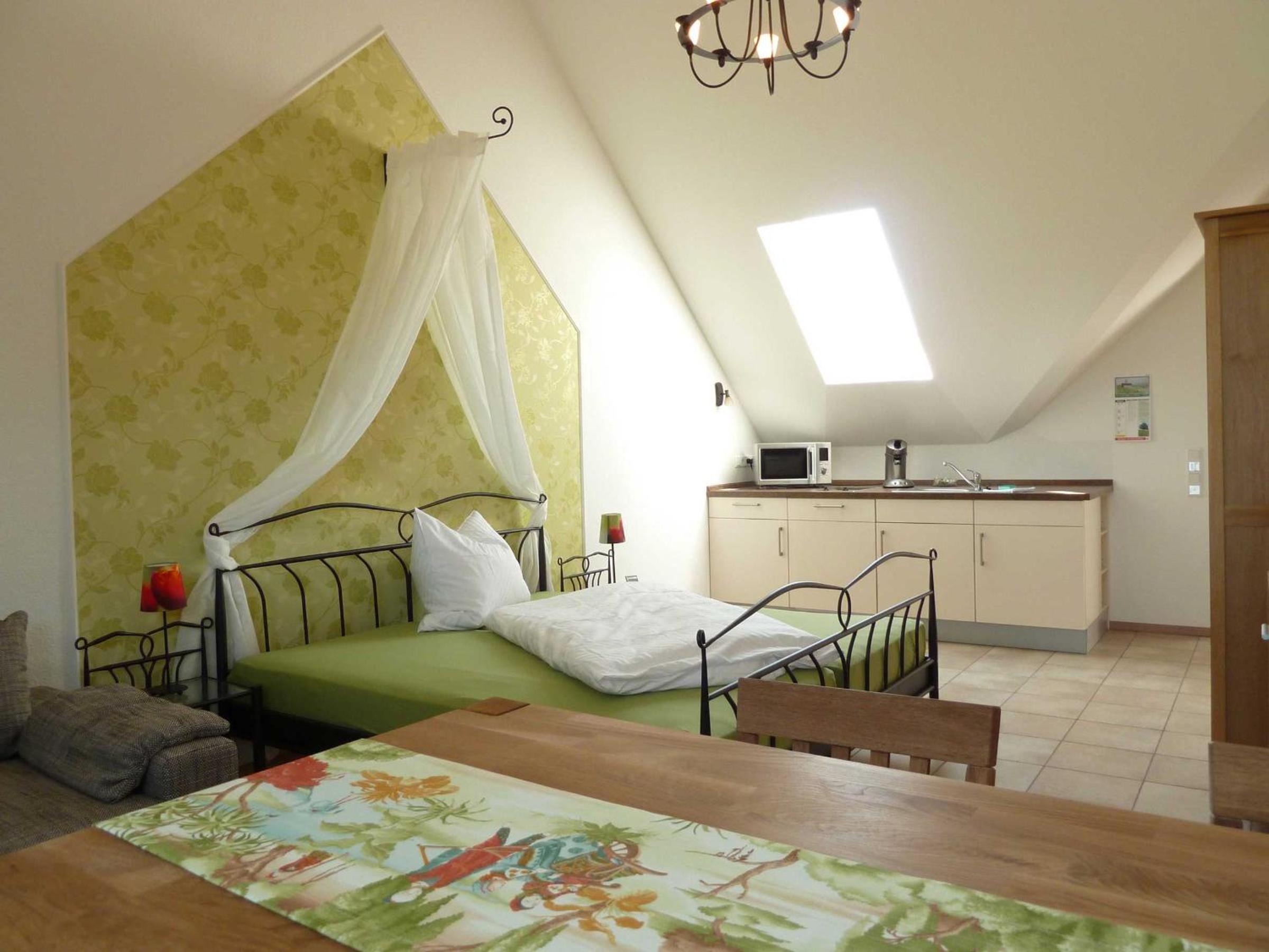 Double Room with Private Bathroom - Photo 8