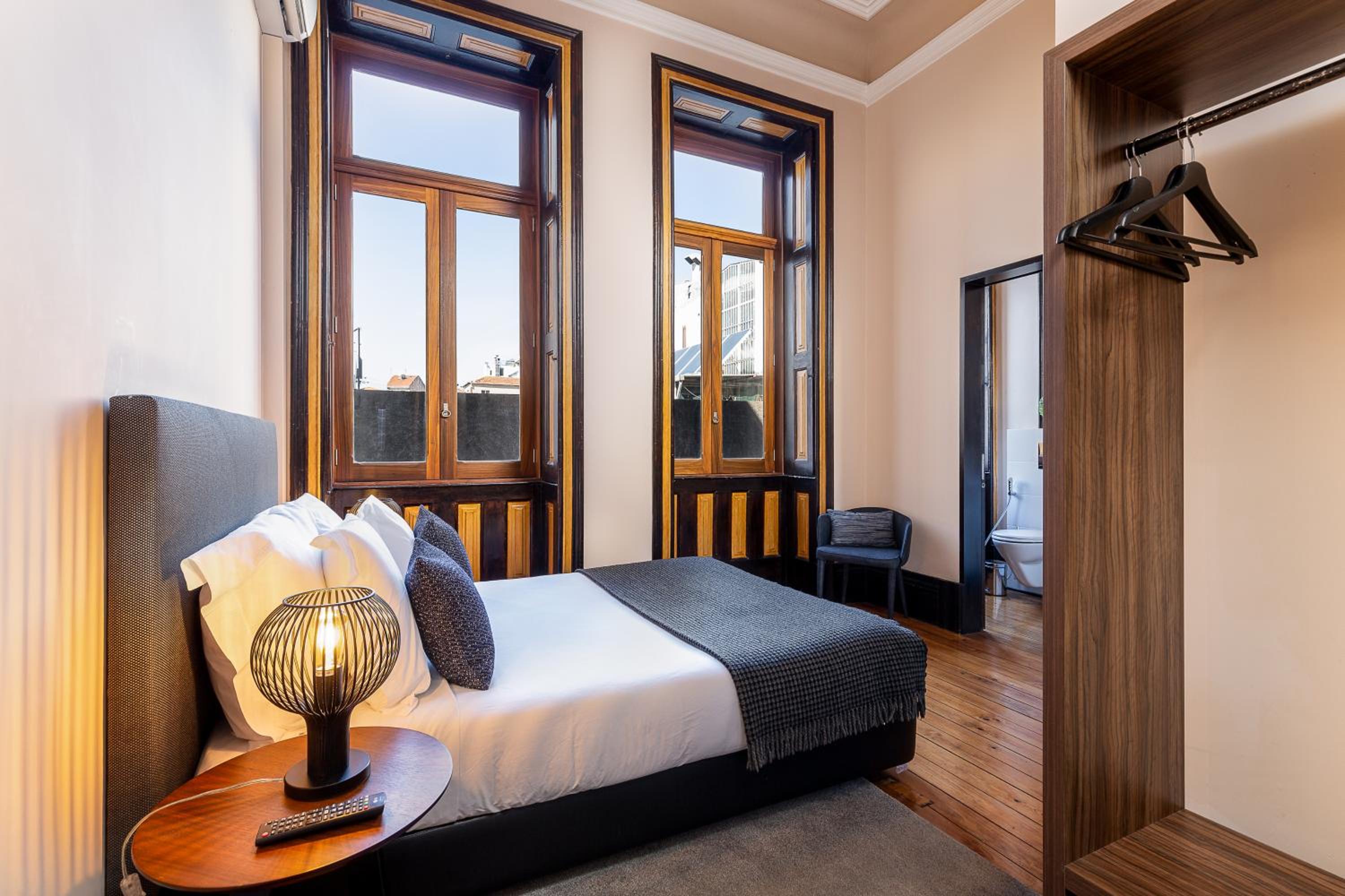 Premier One-Bedroom Apartment