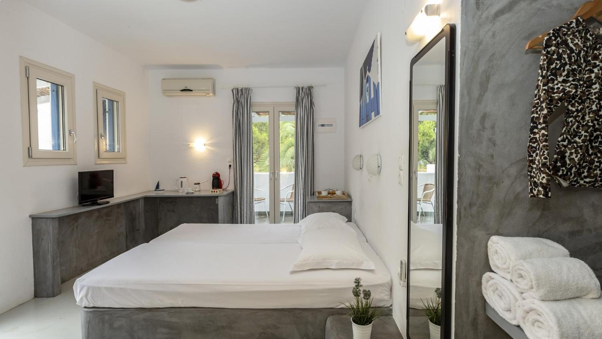 Triple Room with Garden View