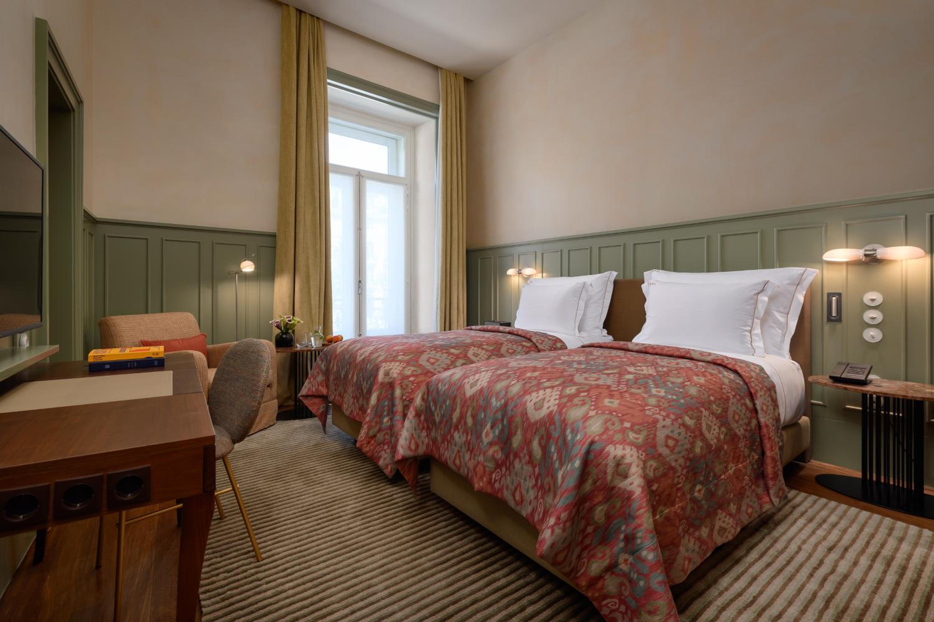 Standard Twin Room - Photo 1