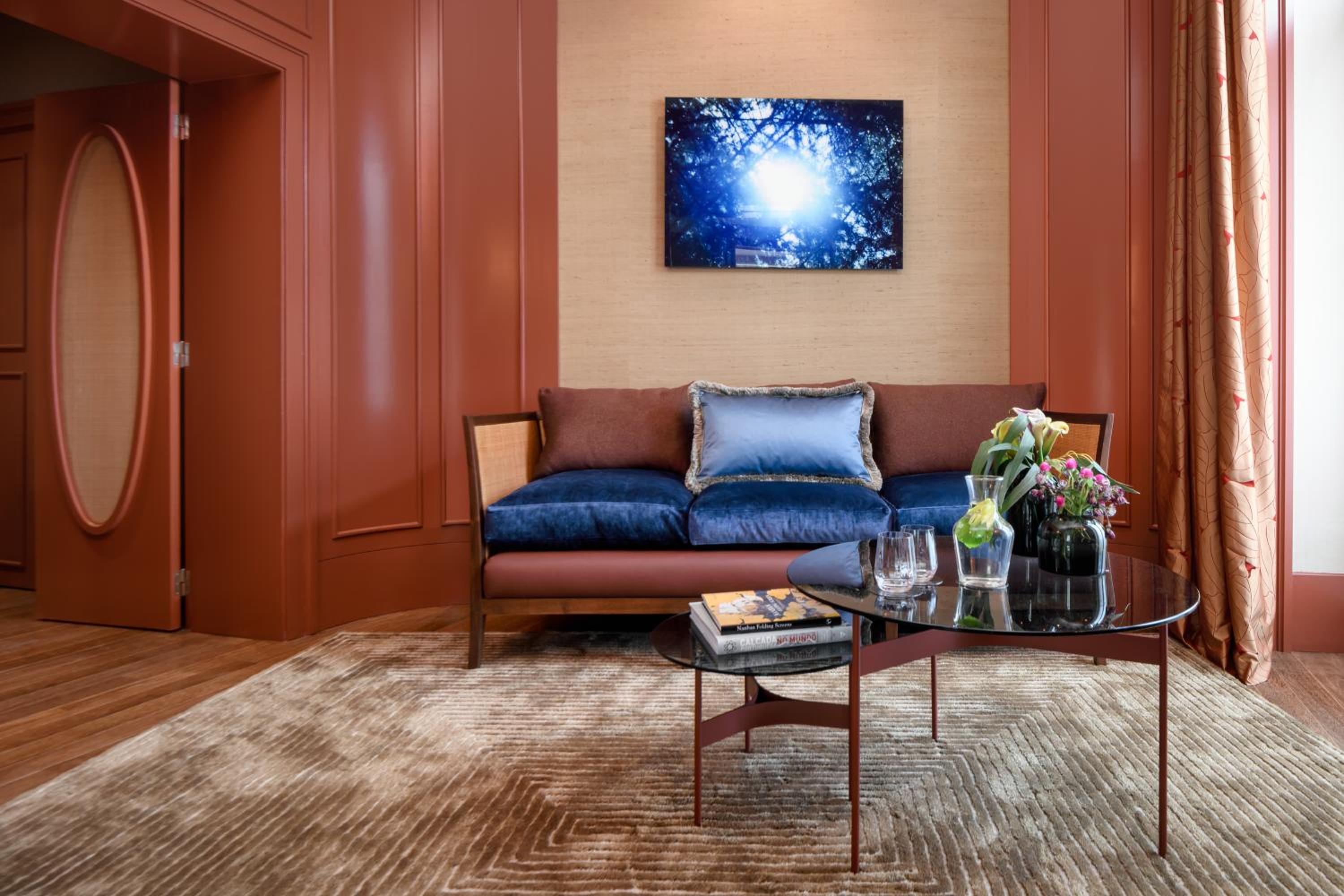 Suite with Square View photo 3