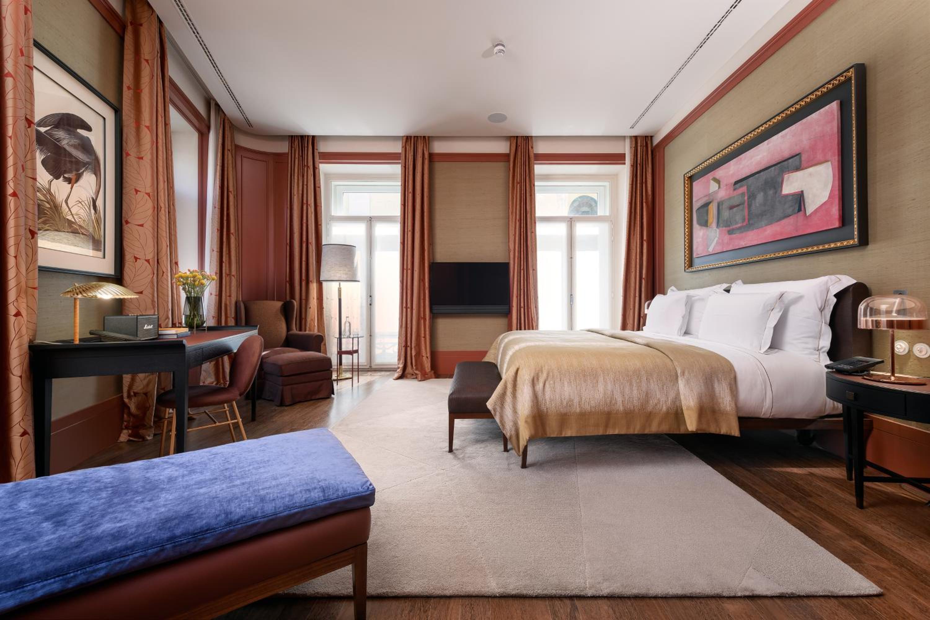 Suite with Square View photo 2